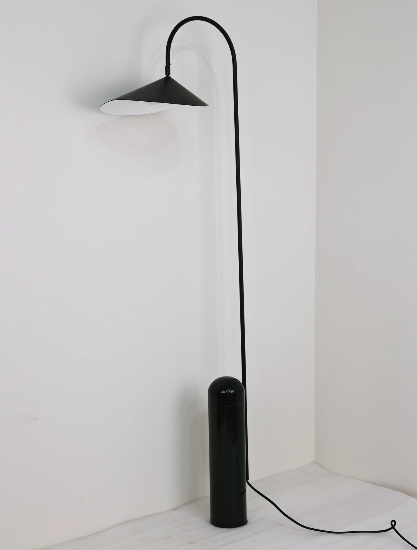 Arum Marble Floor Lamp - Nuvé