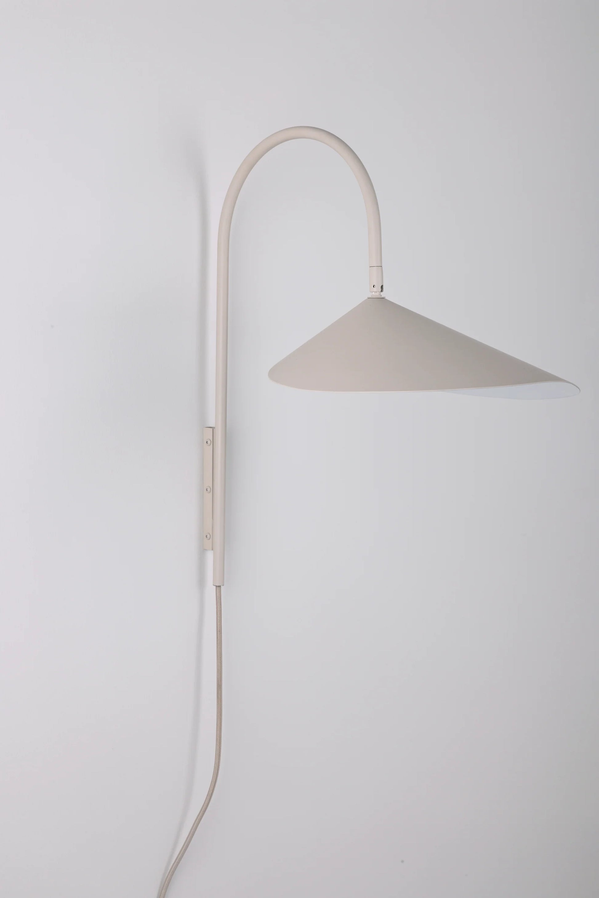 Arum Swivel Wall Lamp - Nuvé