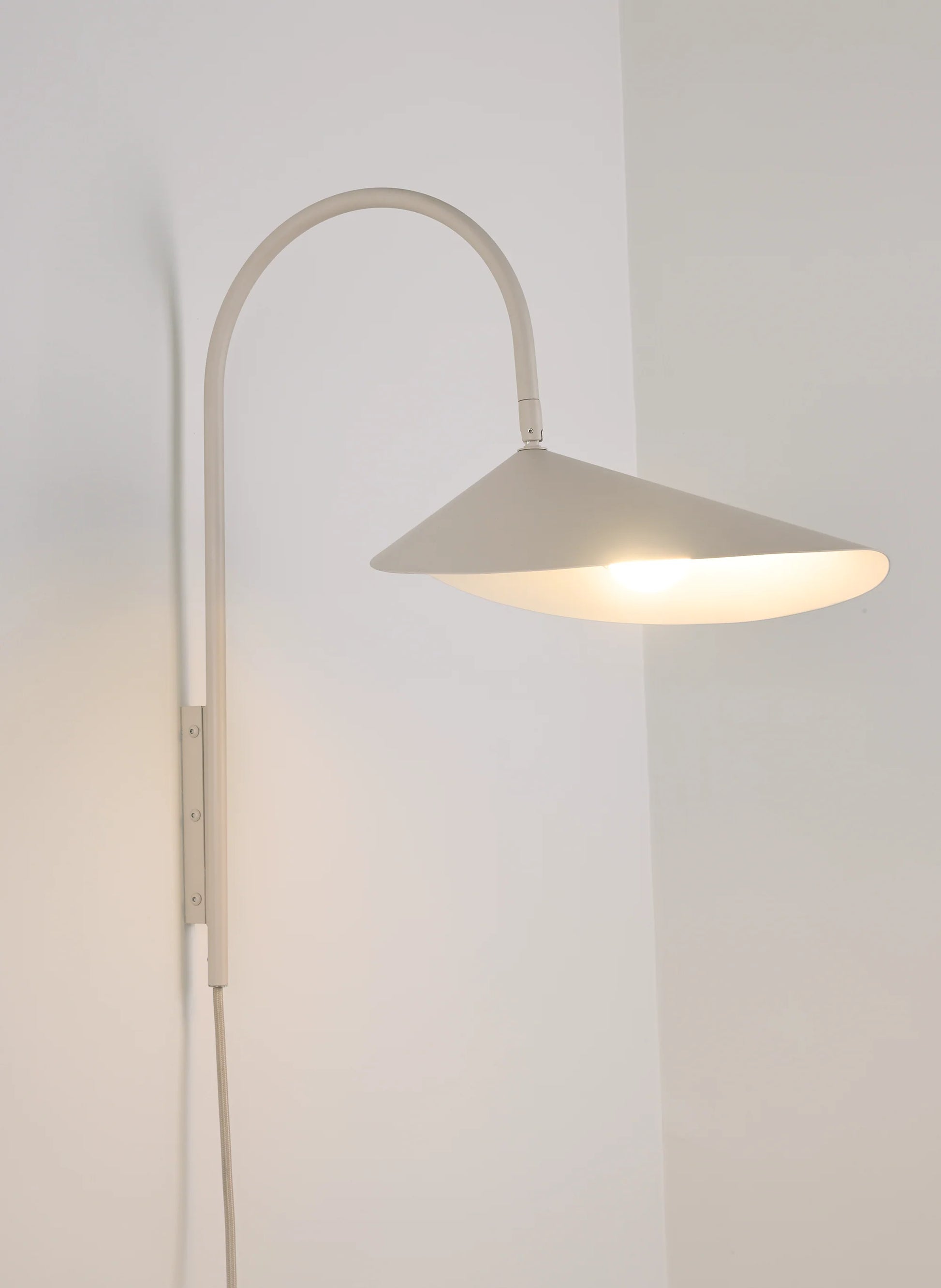 Arum Swivel Wall Lamp - Nuvé