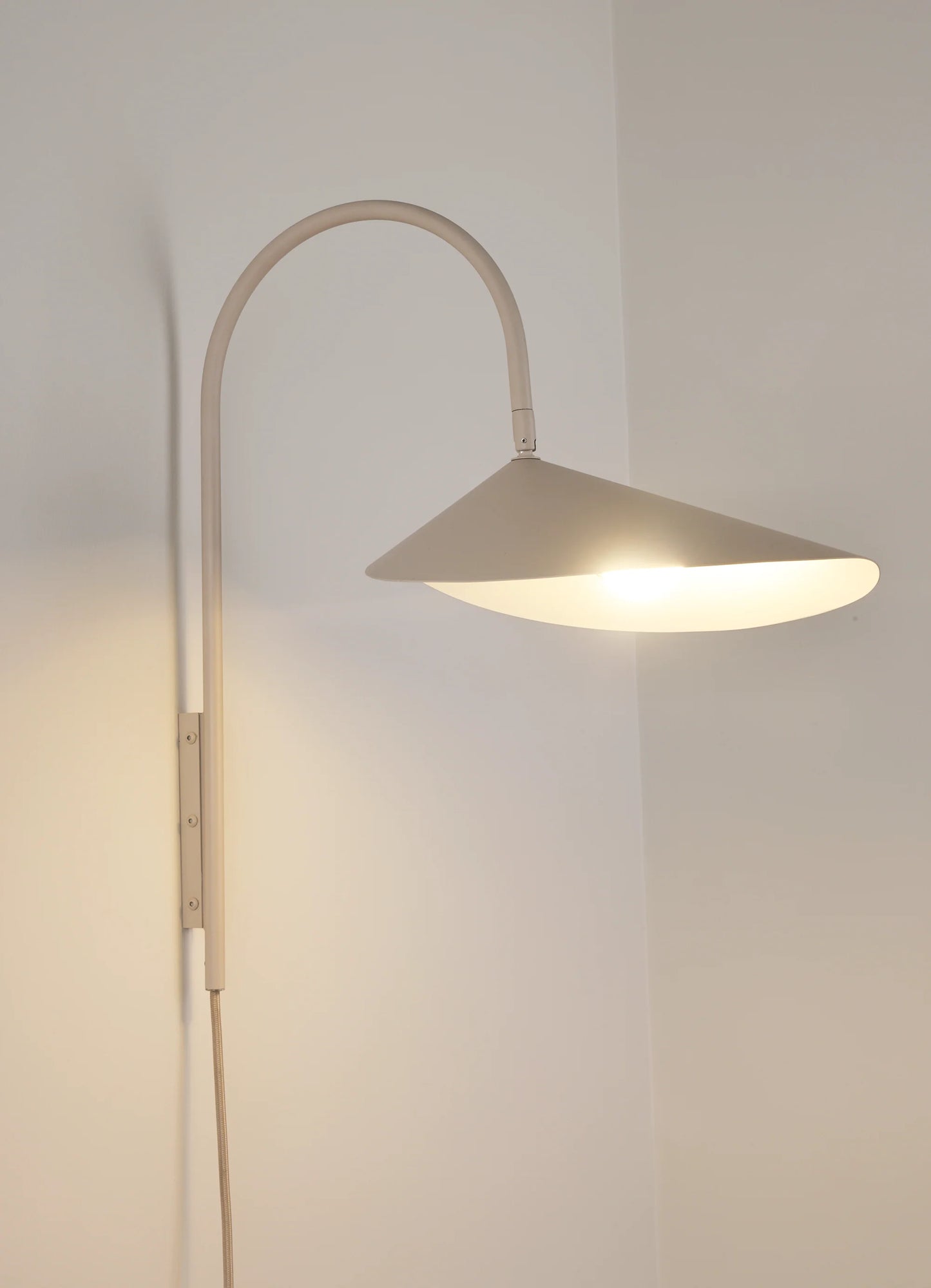 Arum Swivel Wall Lamp - Nuvé
