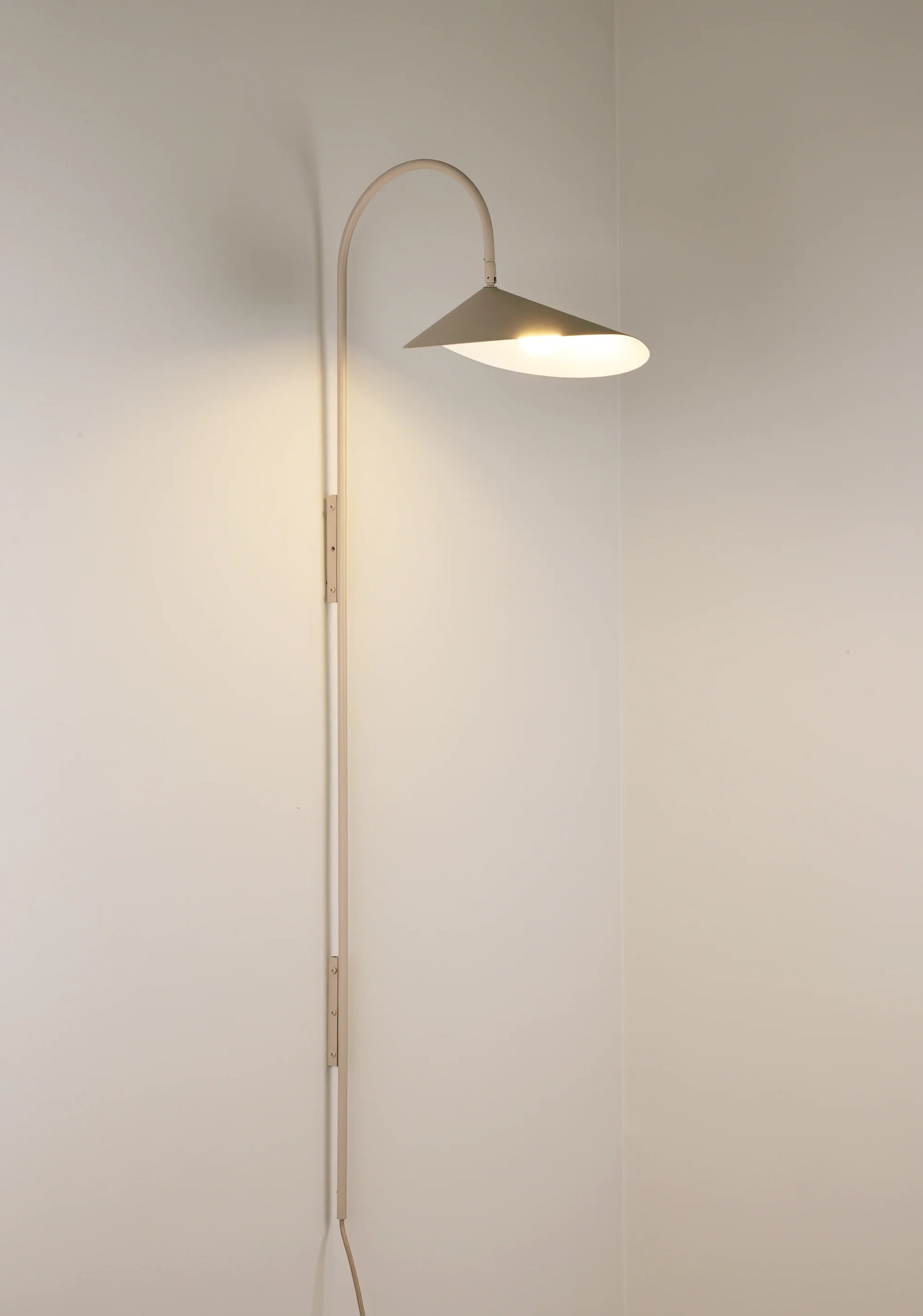 Arum Swivel Wall Lamp - Nuvé