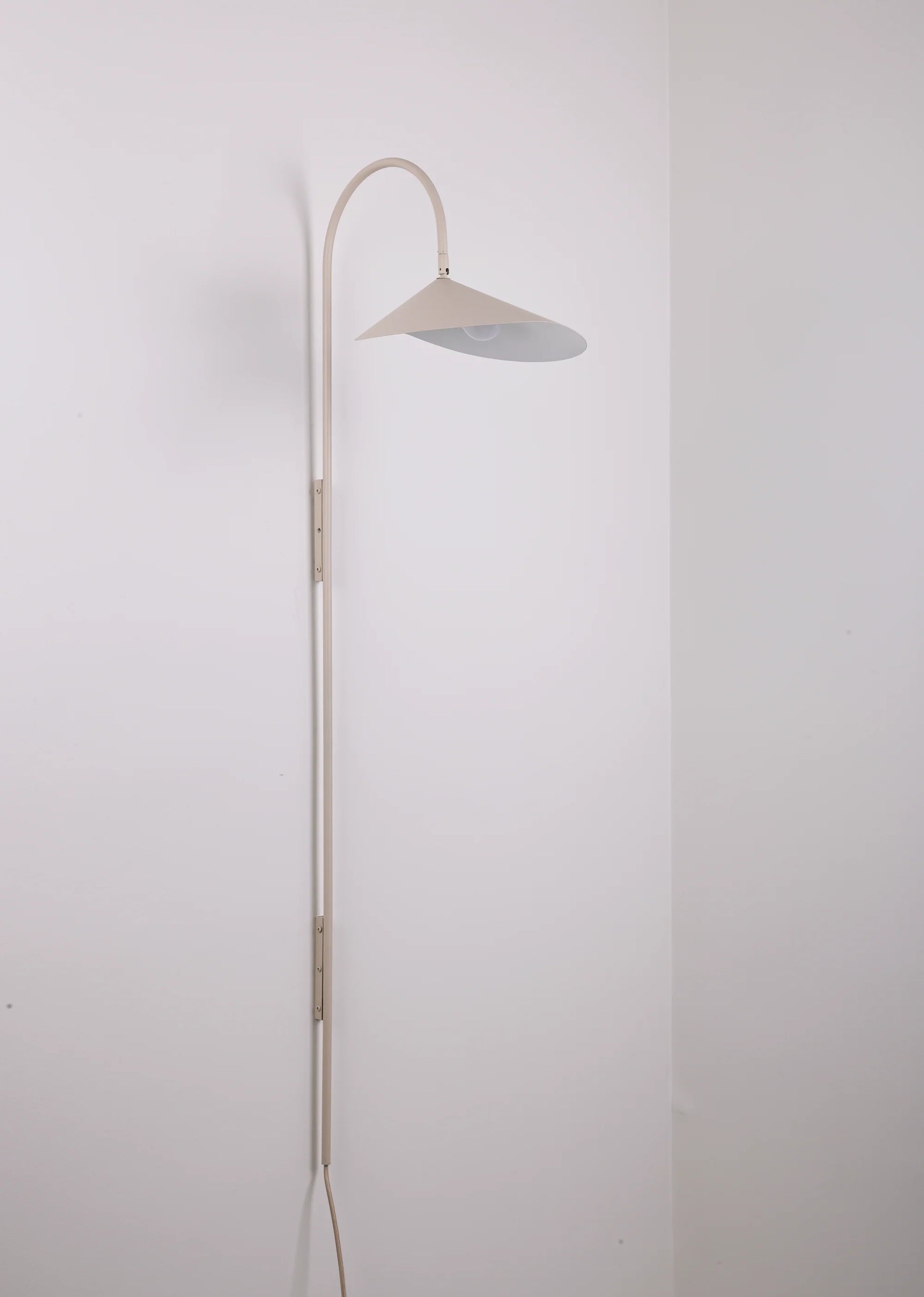 Arum Swivel Wall Lamp - Nuvé