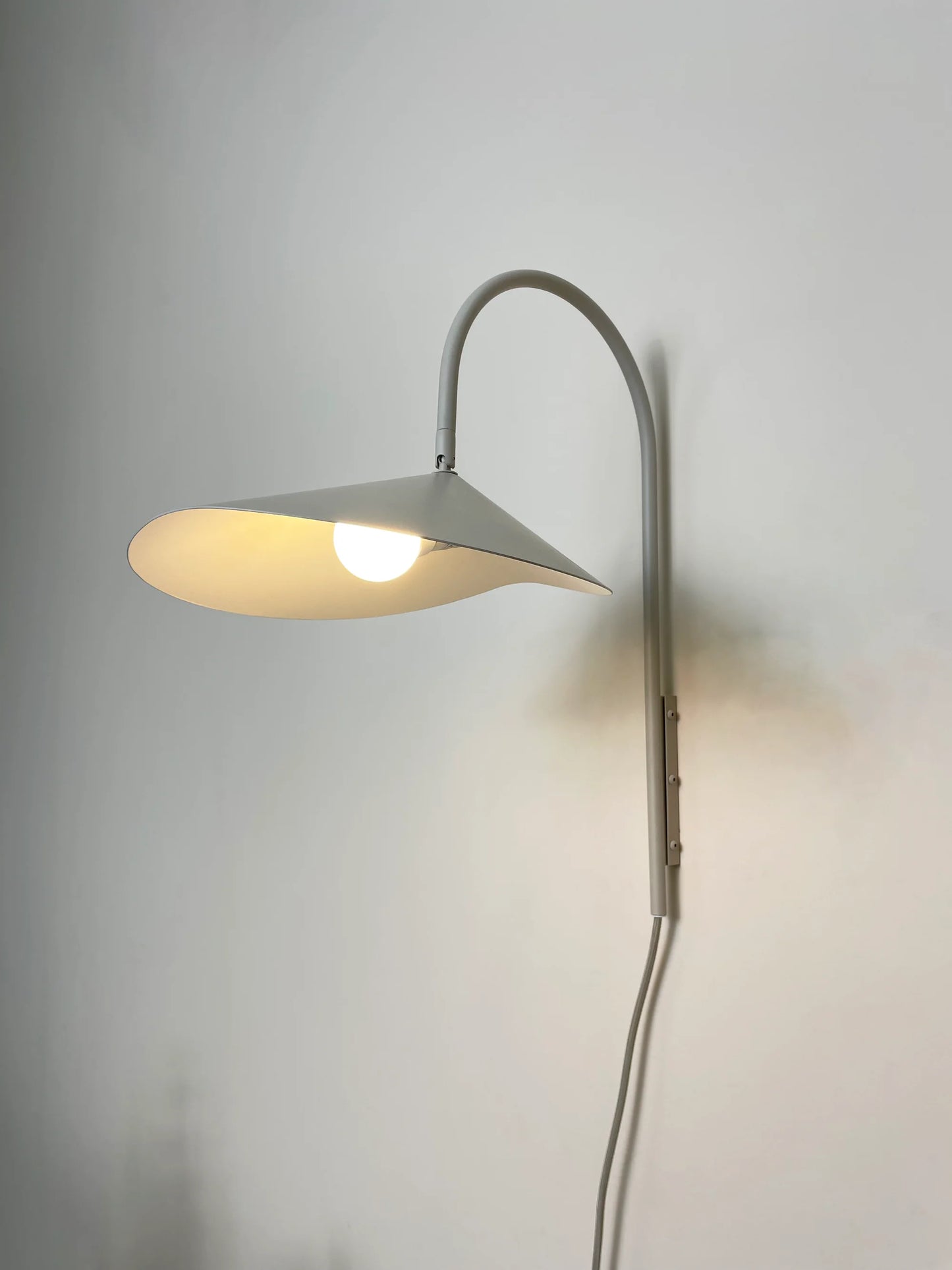 Arum Swivel Wall Lamp - Nuvé