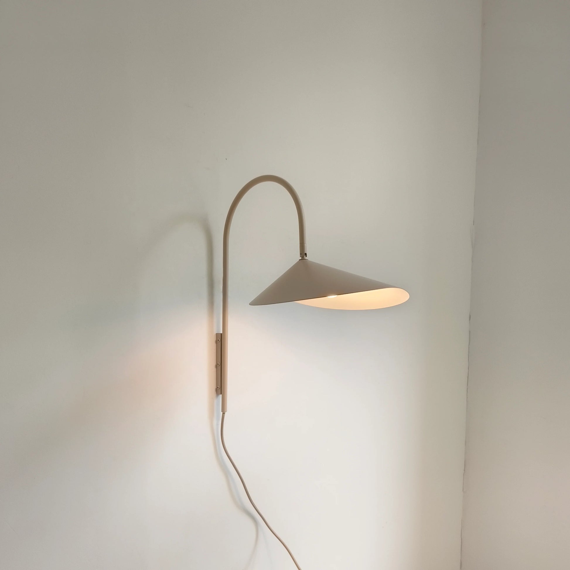 Arum Swivel Wall Lamp - Nuvé