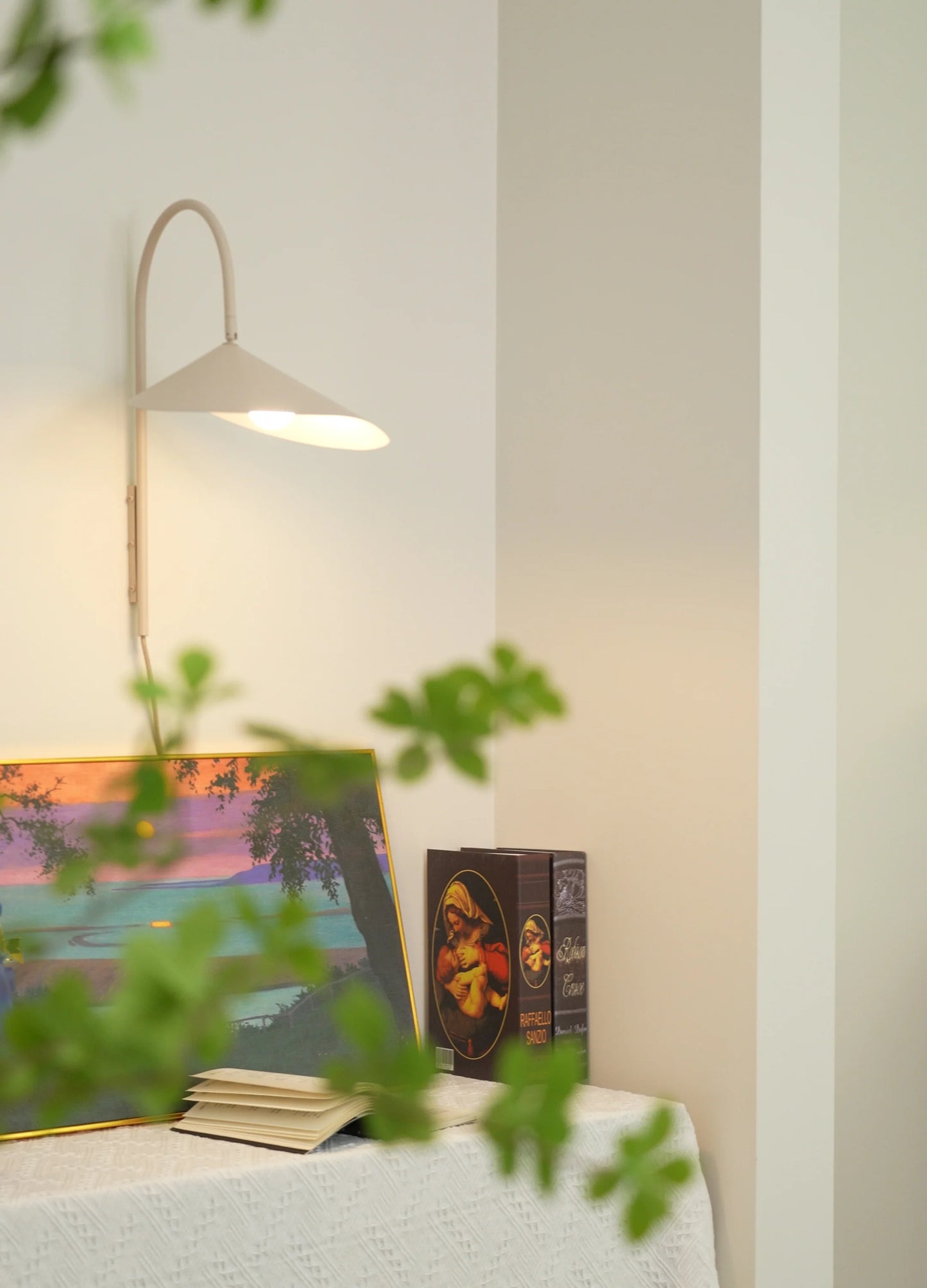 Arum Swivel Wall Lamp - Nuvé