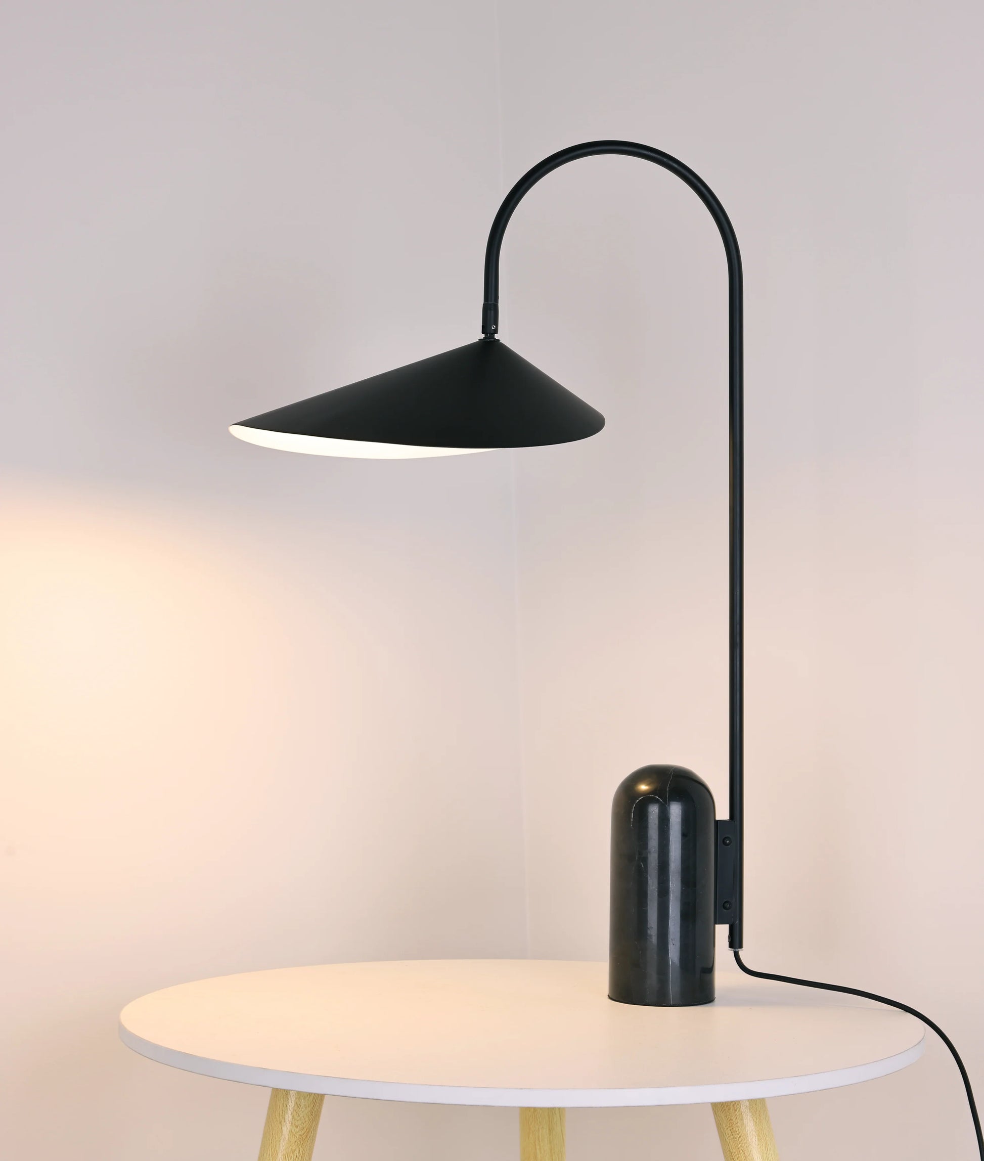 Arum Marble Table Lamp - Nuvé