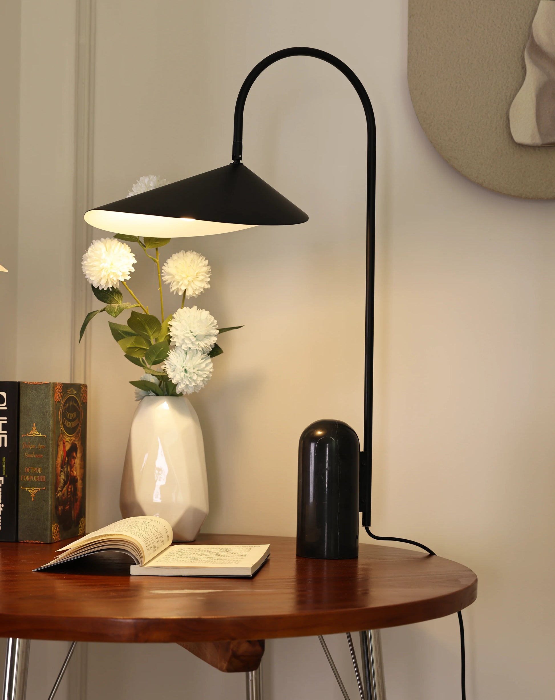 Arum Marble Table Lamp - Nuvé