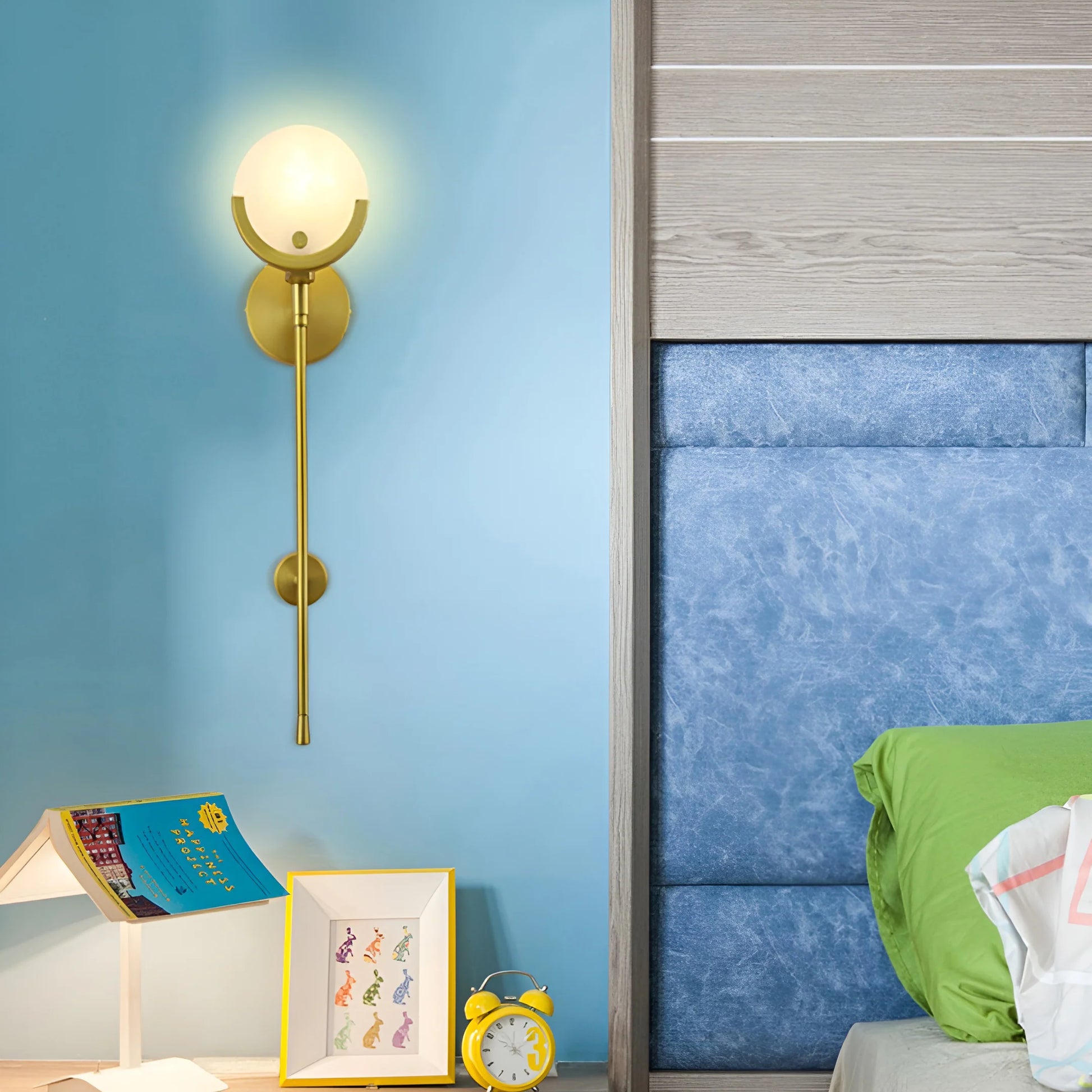 Alabaster Ava Brass Wall Lamp - Nuvé