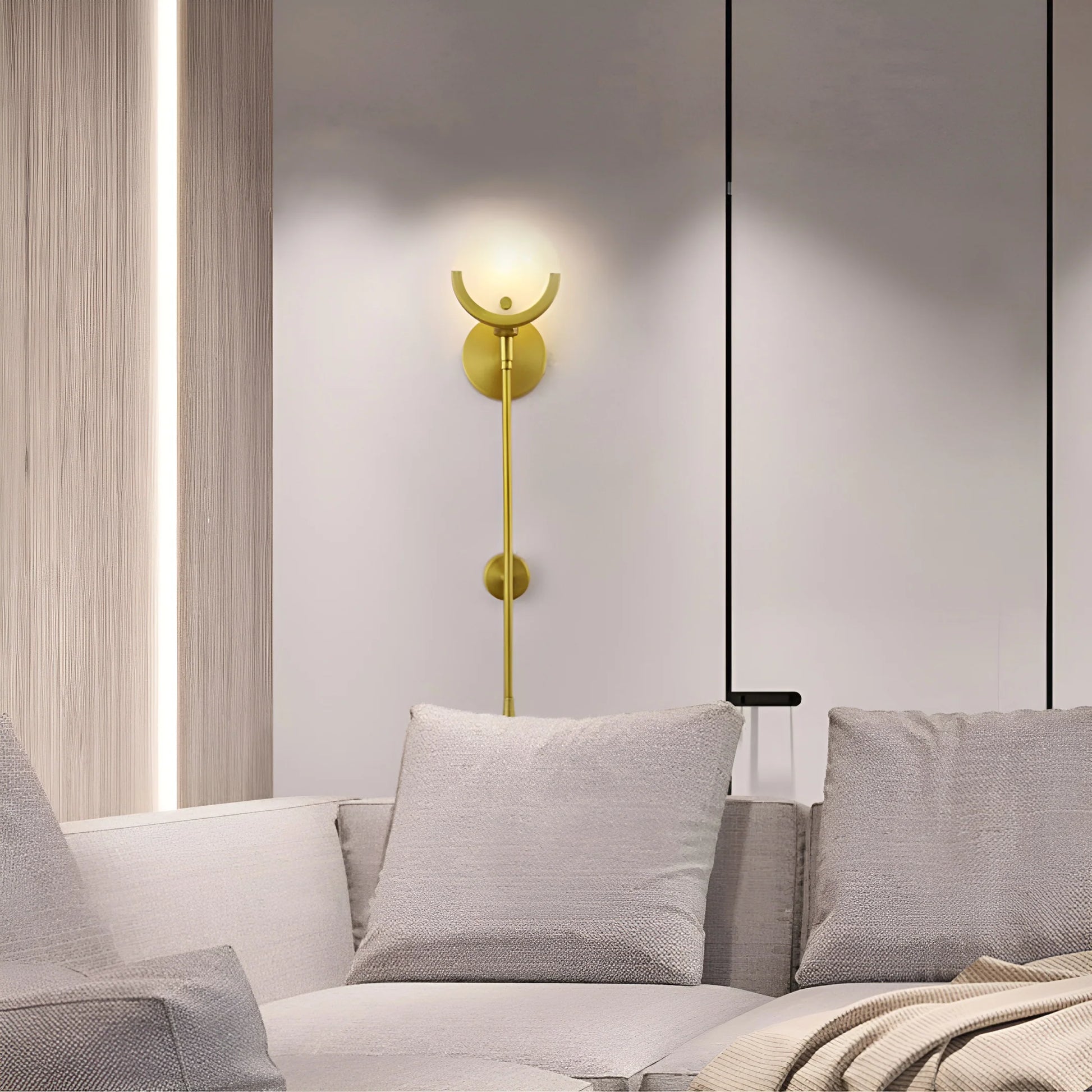 Alabaster Ava Brass Wall Lamp - Nuvé