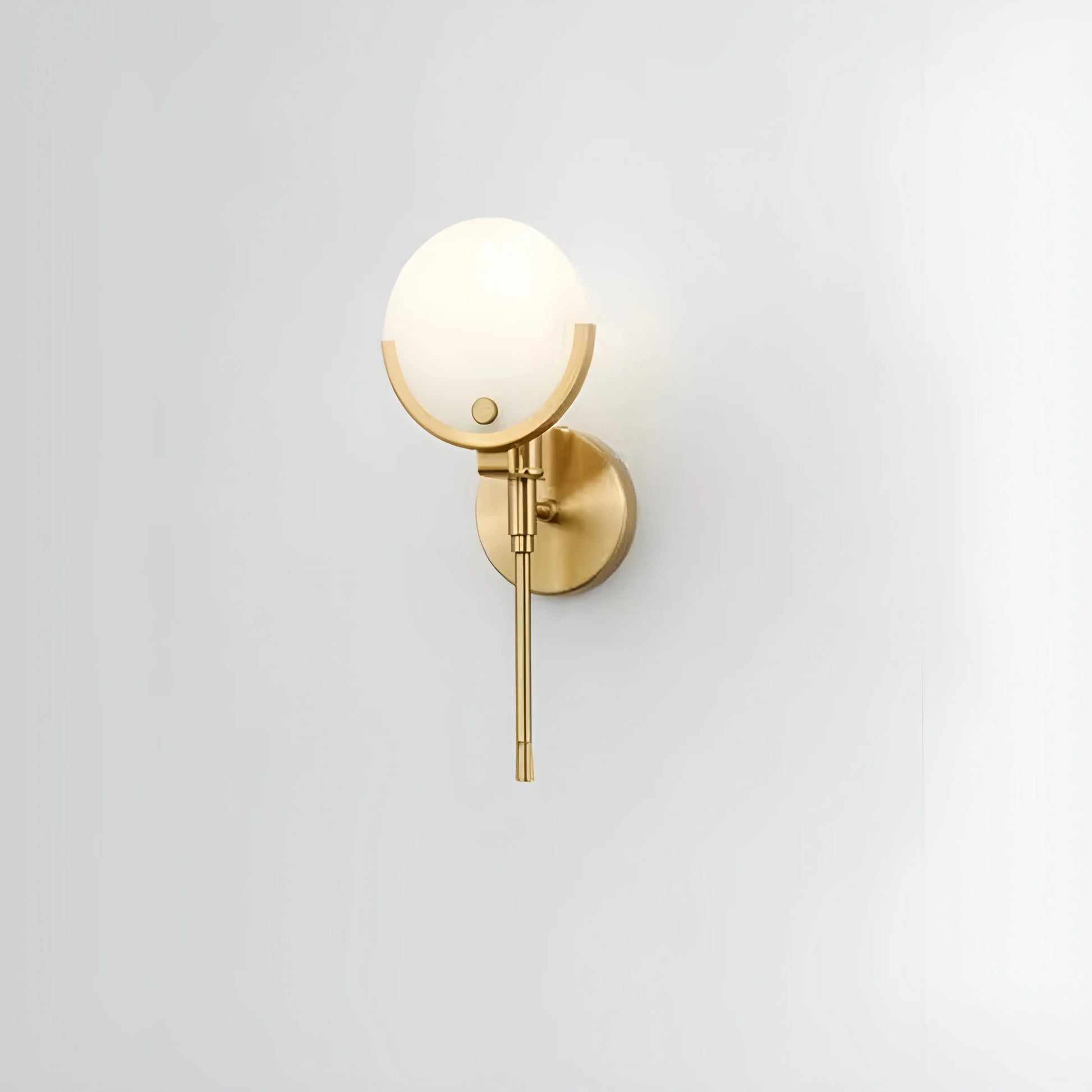 Alabaster Ava Brass Wall Lamp - Nuvé