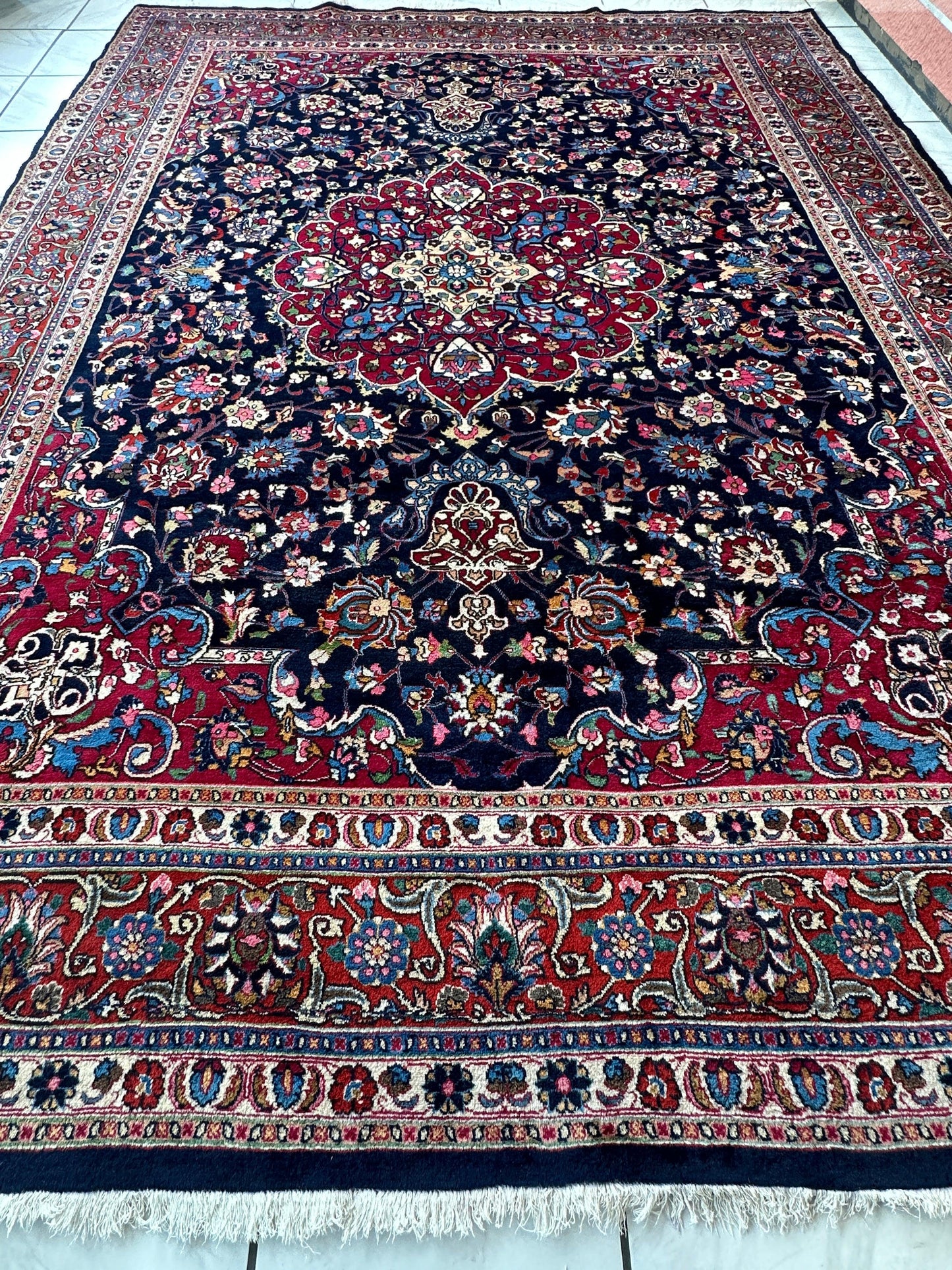 Persian Mashhad Hand Knotted Wool Area Rug 9’9” x 13’3” - Nuvé