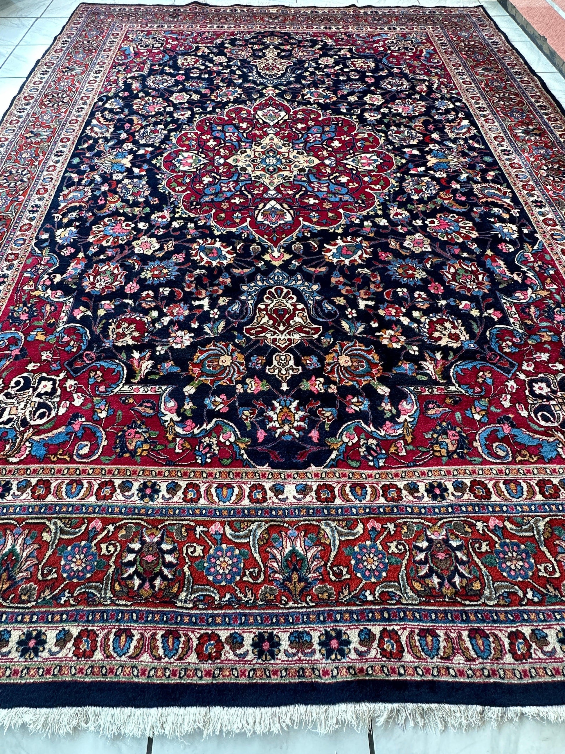 Persian Mashhad Hand Knotted Wool Area Rug 9’9” x 13’3” - Nuvé