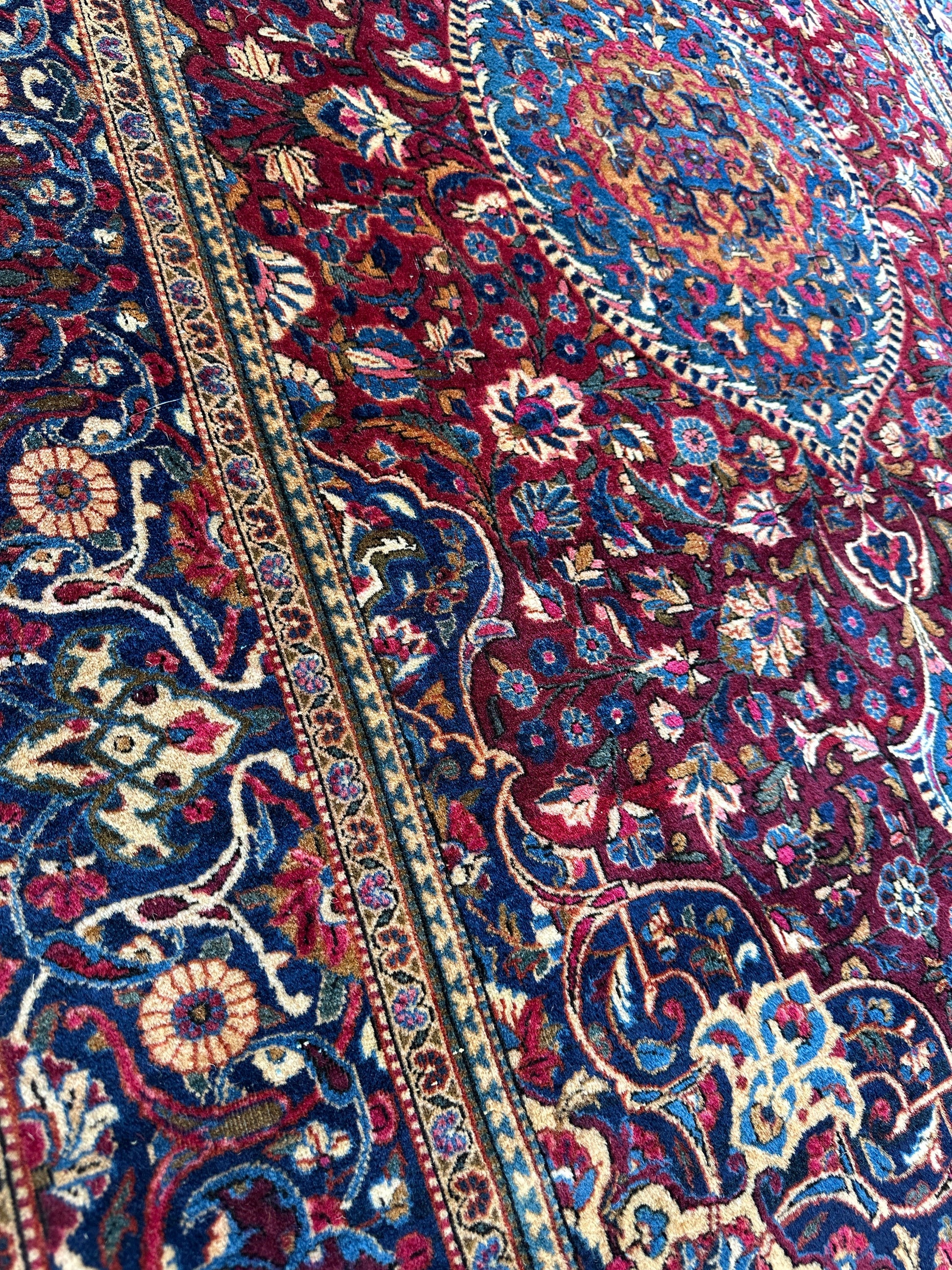 Antique Persian Kashan Debir Rug – 4’3” x 6’4” – Circa 1920s – Hand-Knotted Fine Wool - Nuvé