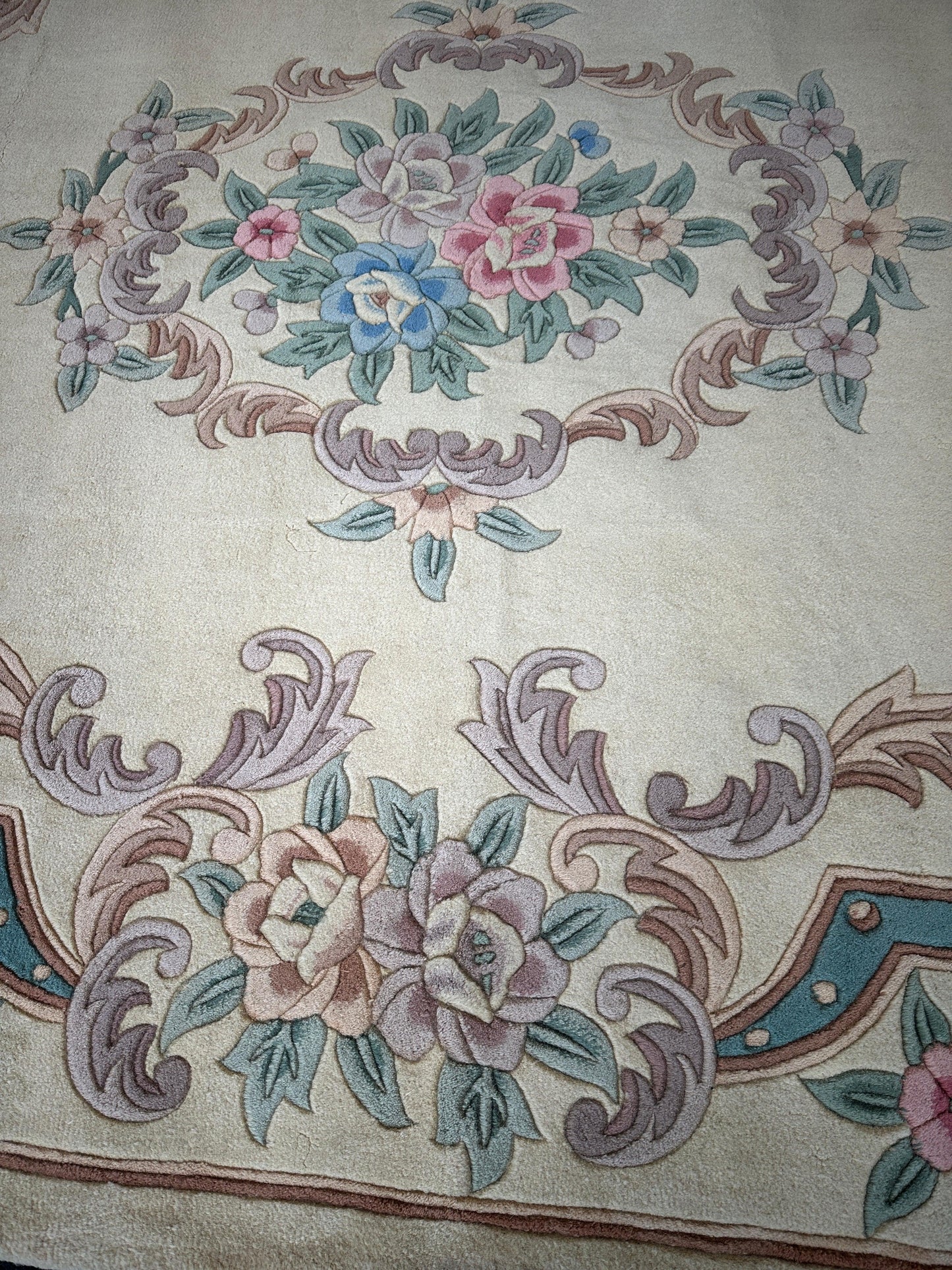 Hand-Tufted Chinese Aubusson Wool Rug – 7'10" x 11' – Luxurious Traditional Design - Nuvé