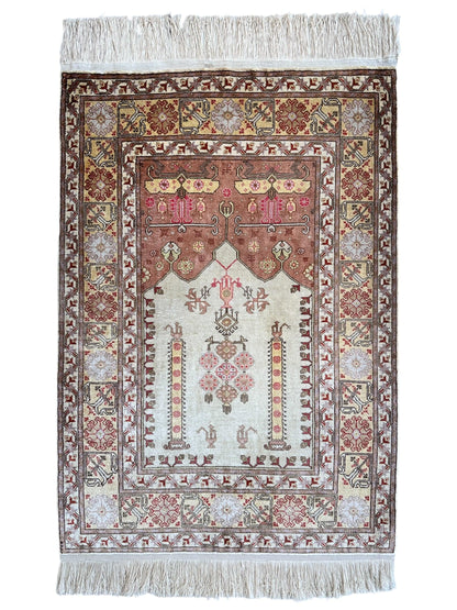 Luxurious Hand-Knotted Pure Silk Turkish Kayseri Rug – Intricate Floral & Geometric Design, 2’2” x 3’ - Nuvé