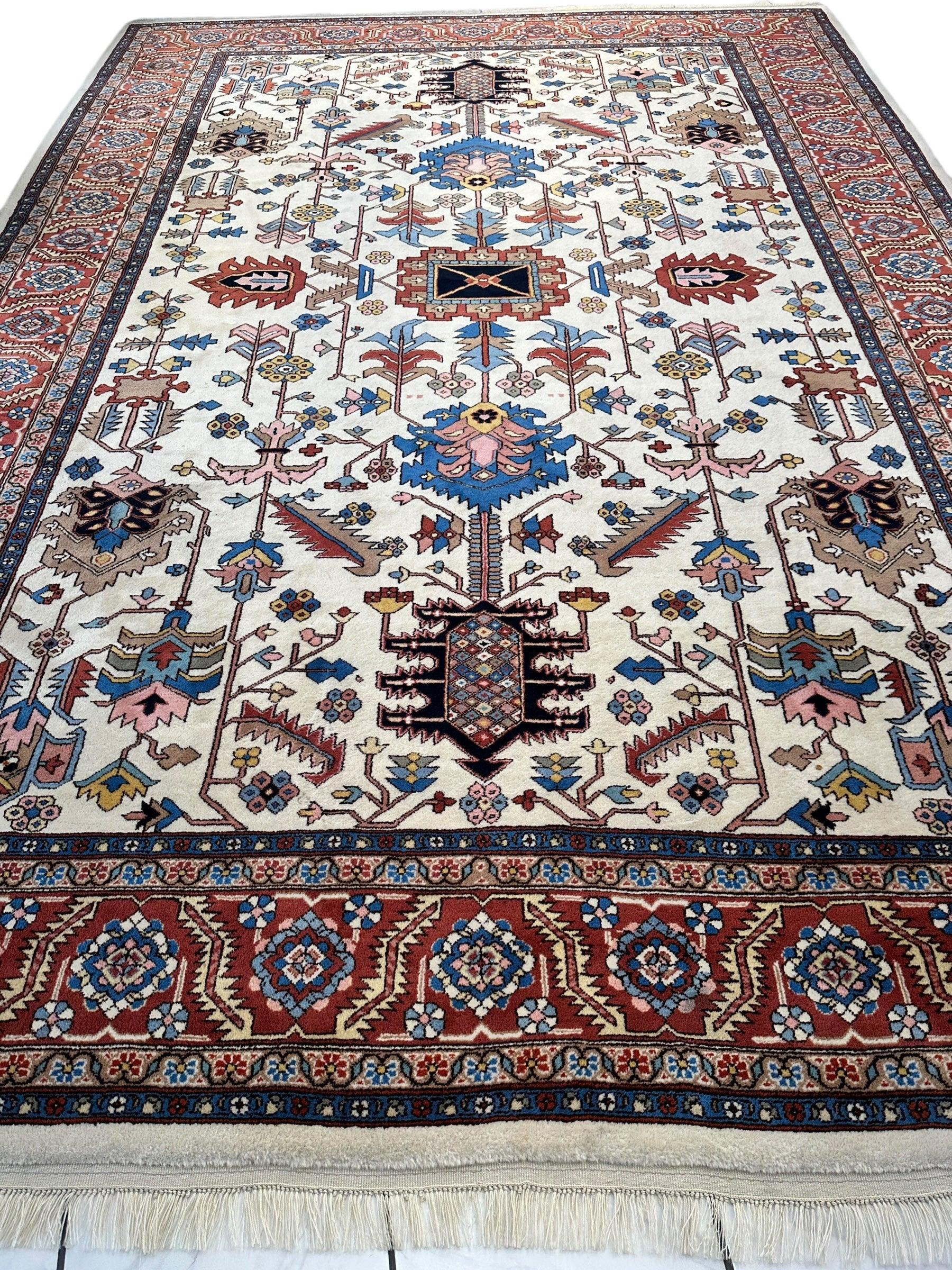 Hand-Knotted Vintage Afghani Serapi Wool Rug – 10'10" x 15'10" – Elegant Traditional Area Rug - Nuvé