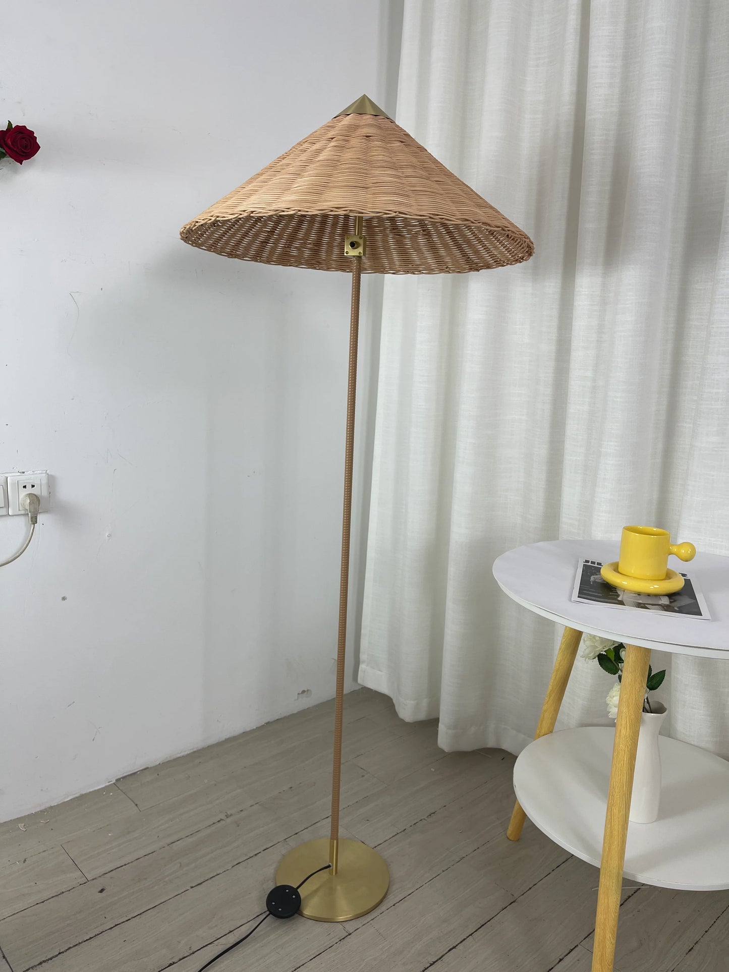 Bamboo Hat Floor Lamp - Nuvé