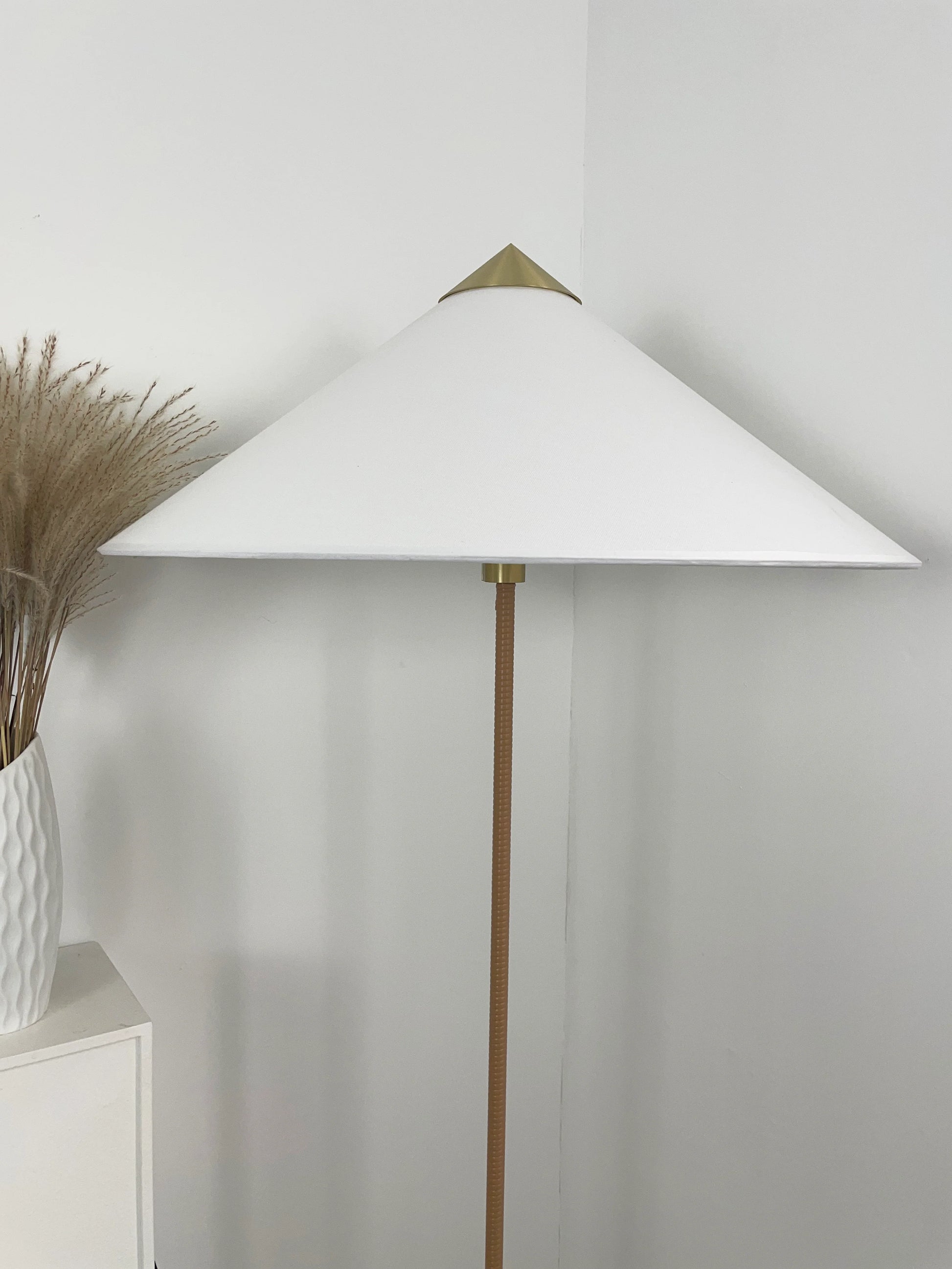 Bamboo Hat Floor Lamp - Nuvé