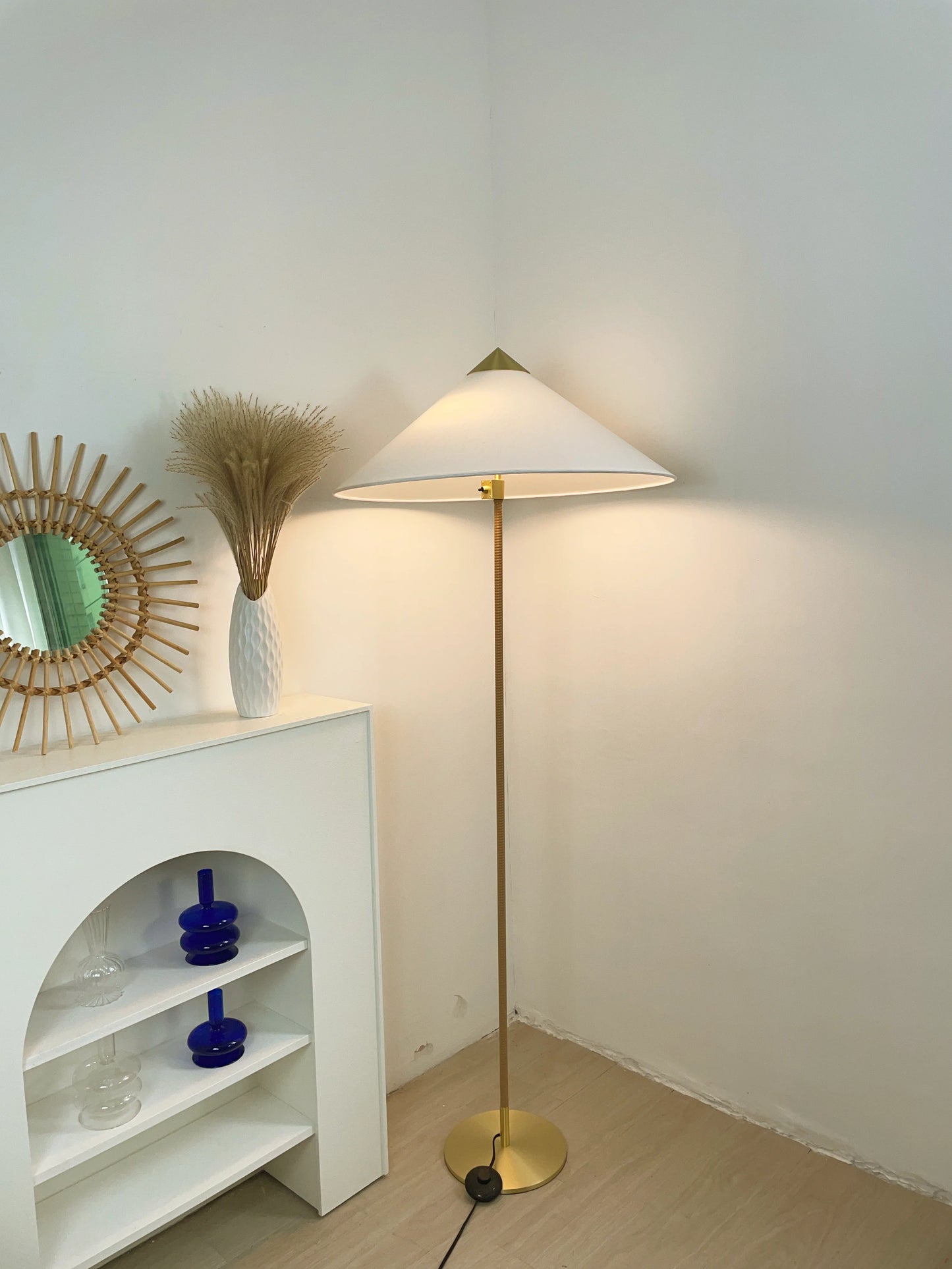 Bamboo Hat Floor Lamp - Nuvé