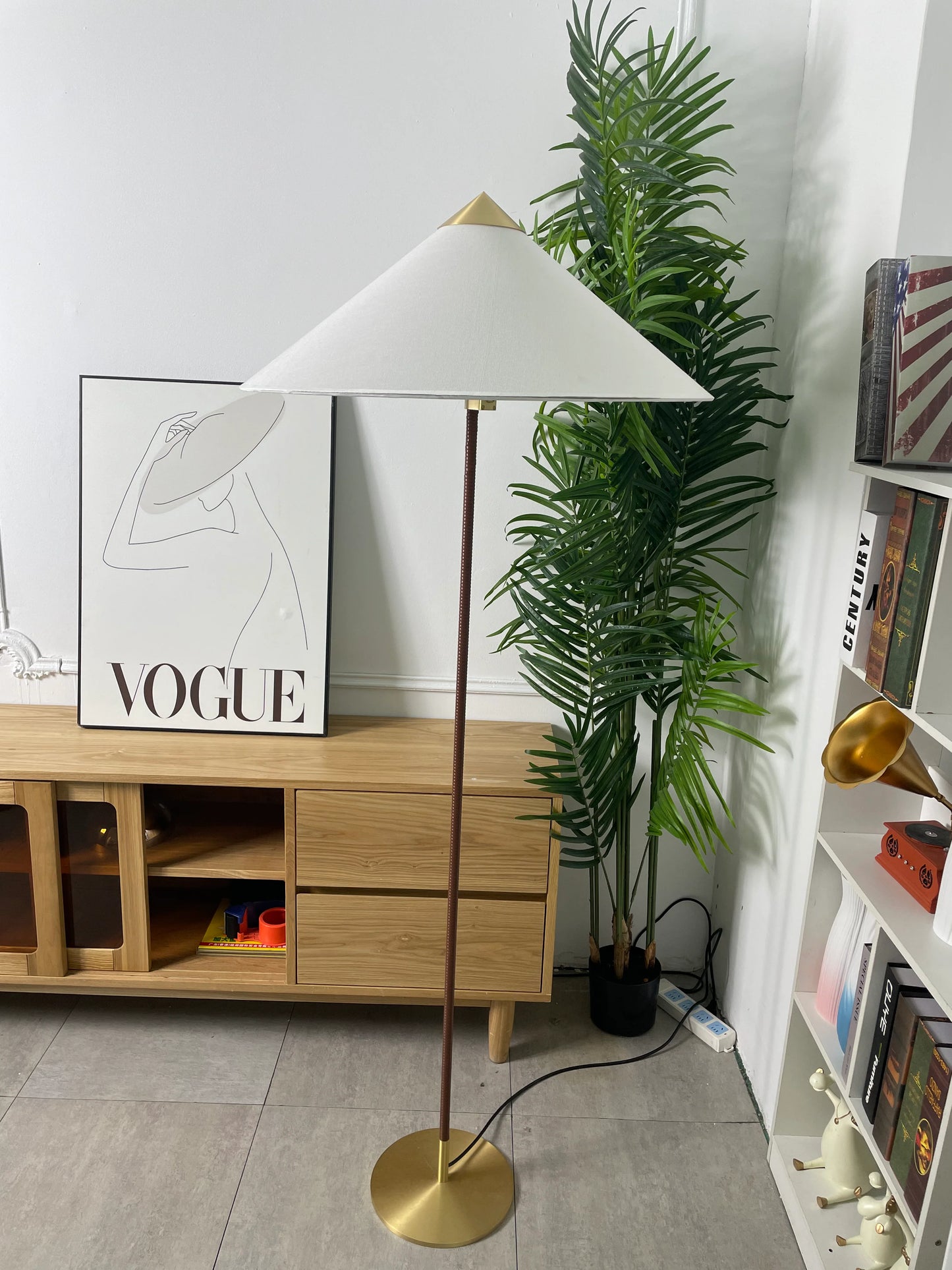 Bamboo Hat Floor Lamp - Nuvé