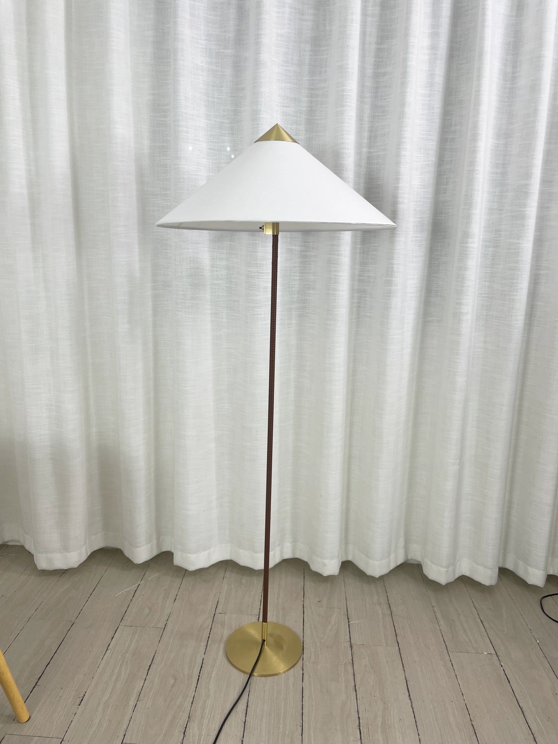 Bamboo Hat Floor Lamp - Nuvé