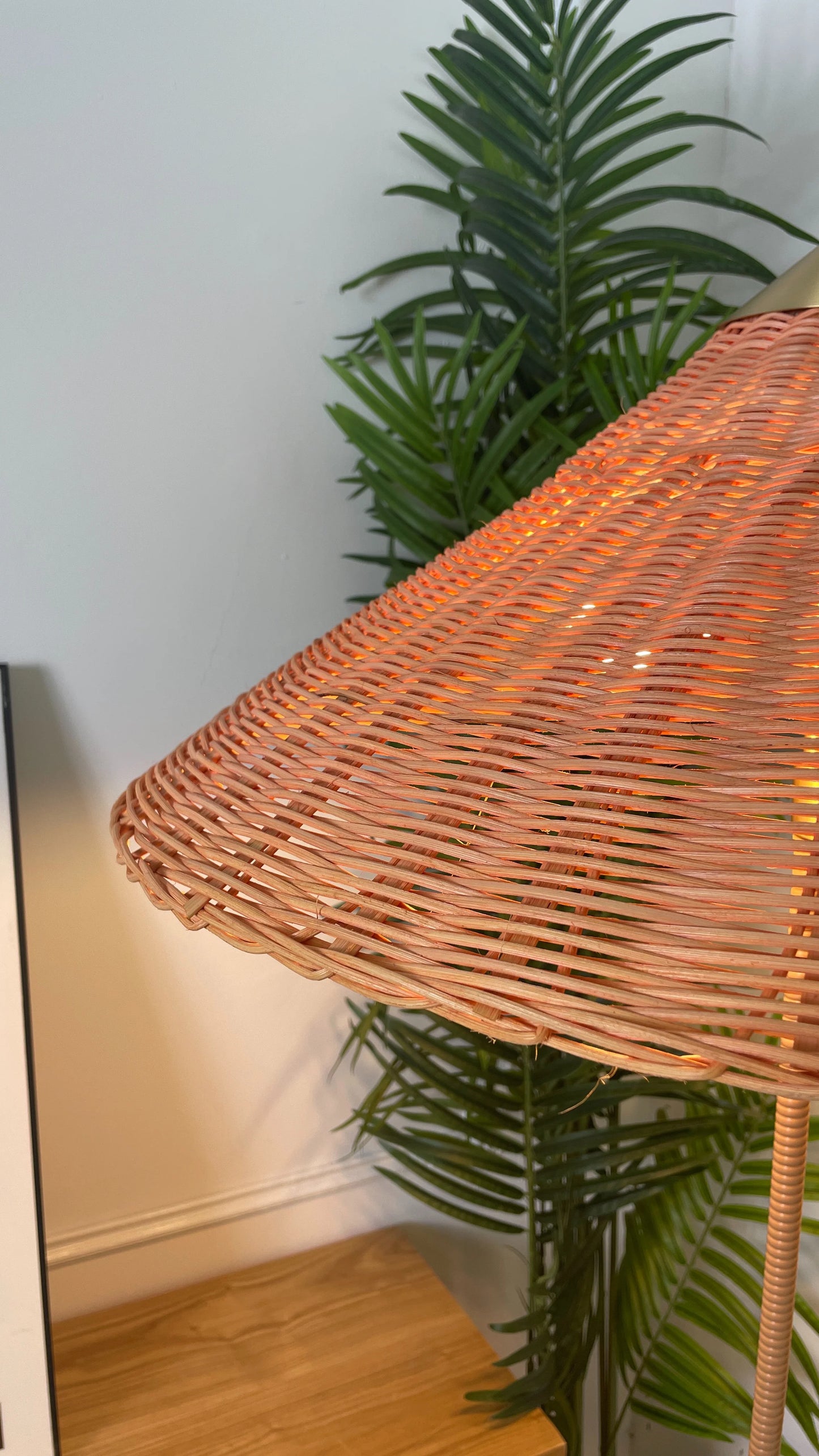 Bamboo Hat Floor Lamp - Nuvé