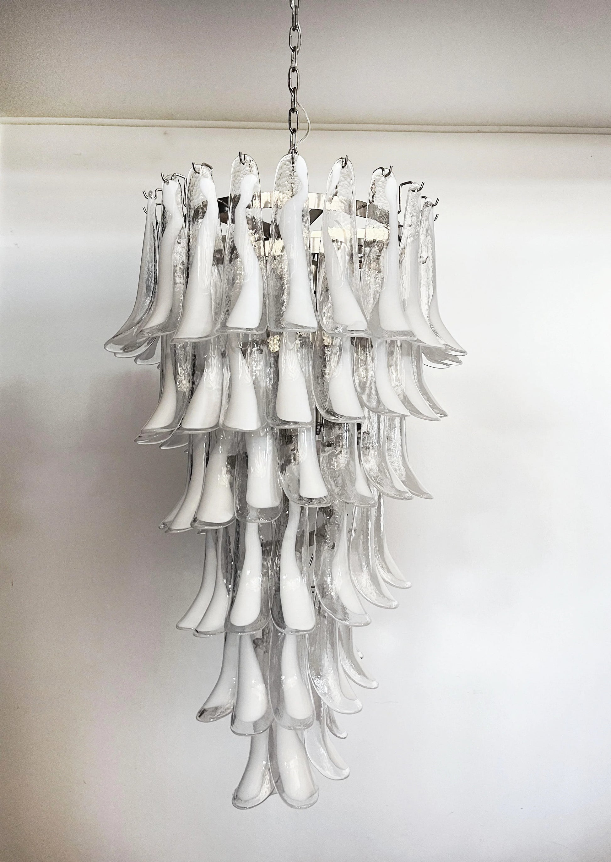 Petals Spiral Murano Transparent Chandelier - Nuvé