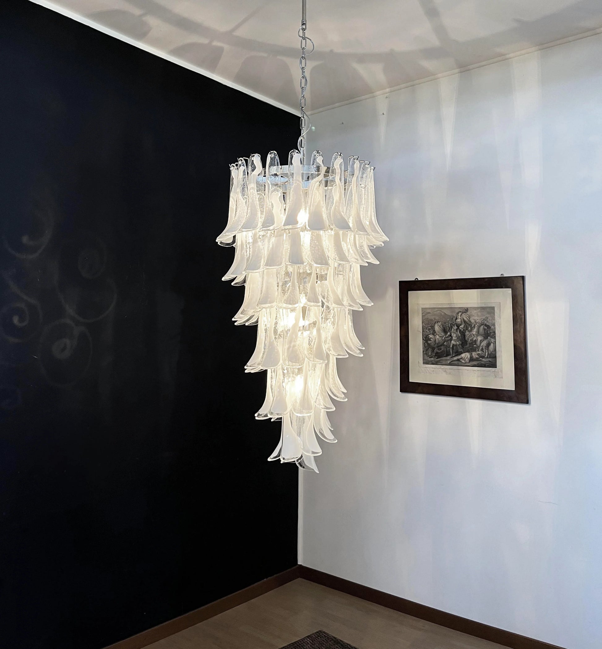 Petals Spiral Murano Transparent Chandelier - Nuvé