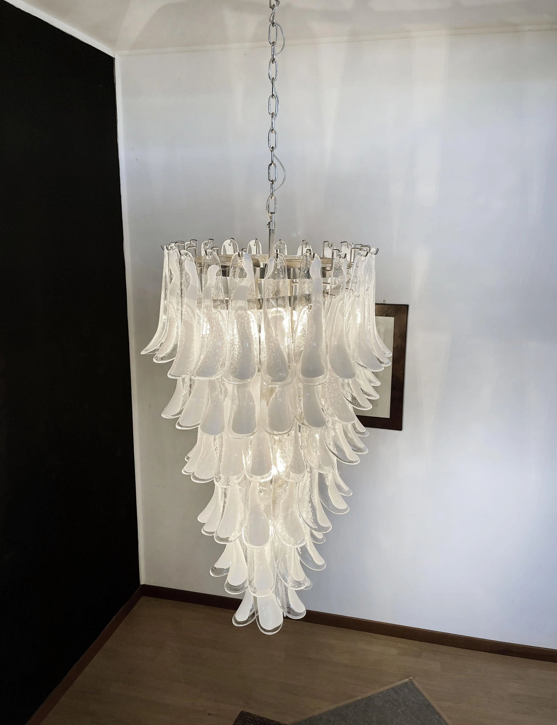 Petals Spiral Murano Transparent Chandelier - Nuvé