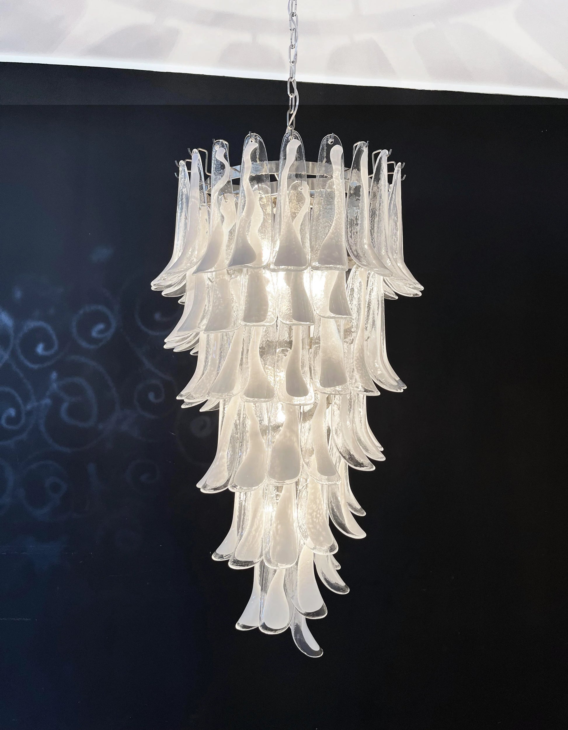 Petals Spiral Murano Transparent Chandelier - Nuvé