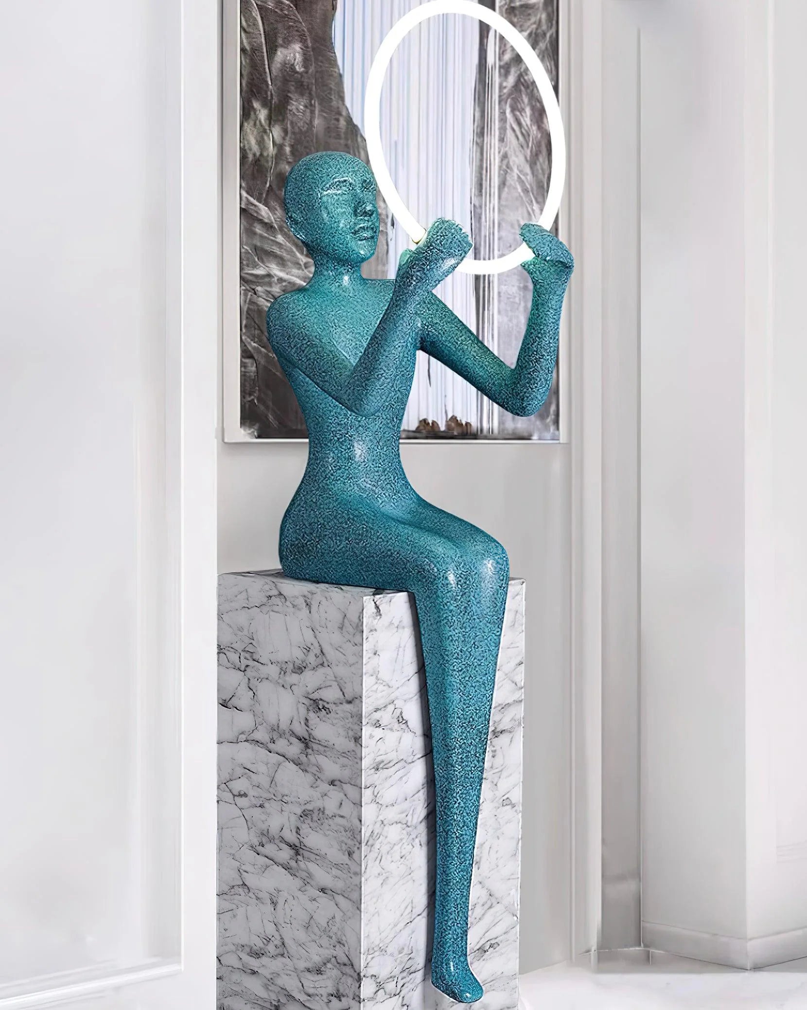 Bella Sitting Sculpture Floor Lamp - Nuvé