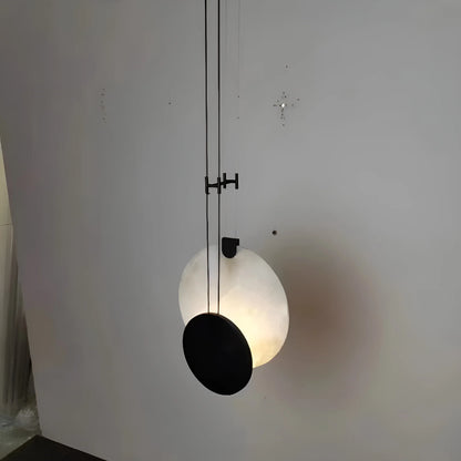 Black Paint Iron Disc Marble Pendant Lamp - Nuvé