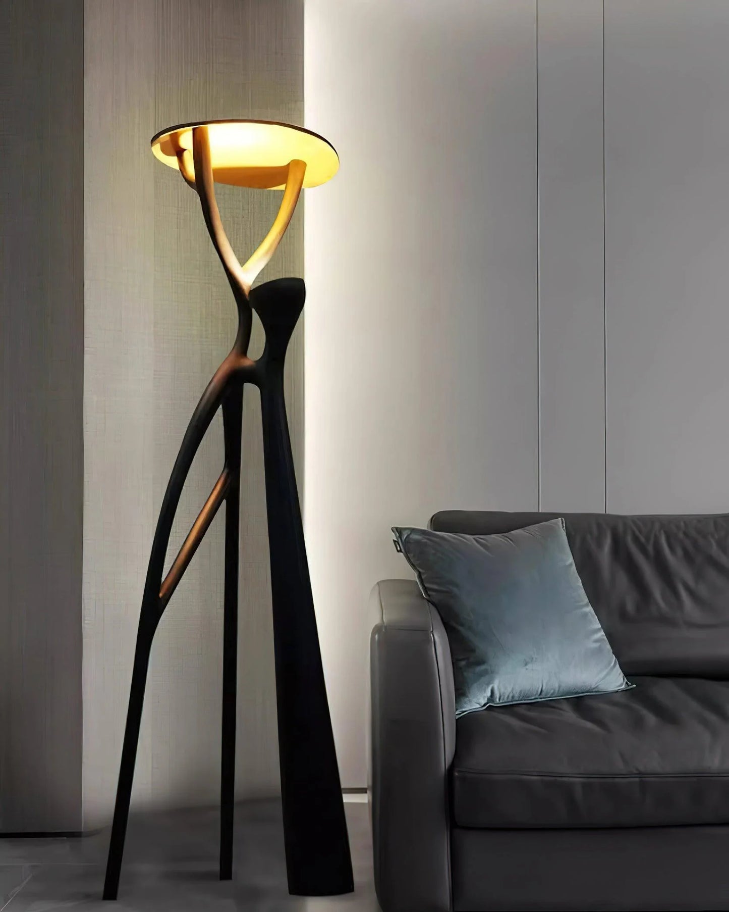 Blonski Black Statue Floor Lamp - Nuvé