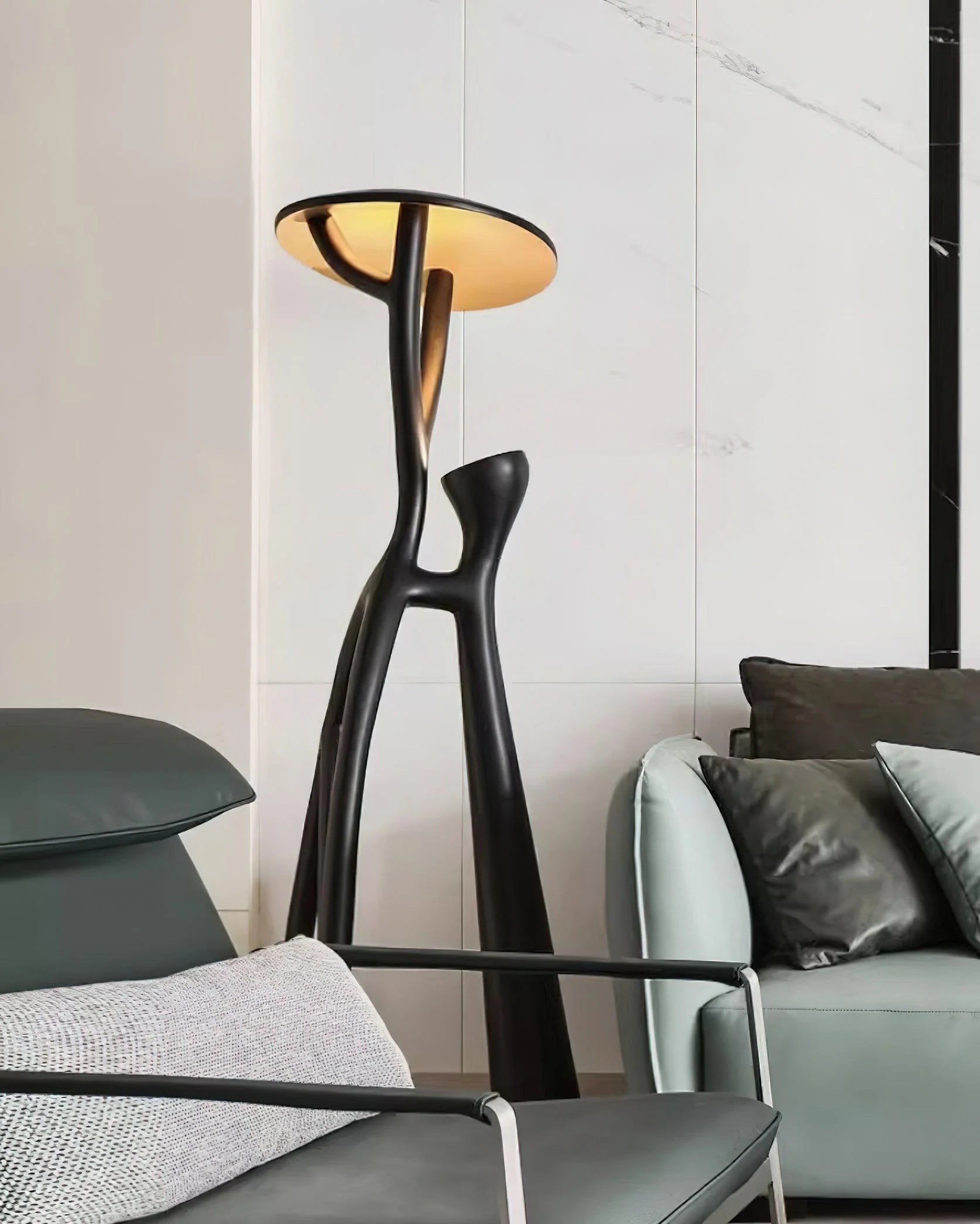 Blonski Black Statue Floor Lamp - Nuvé