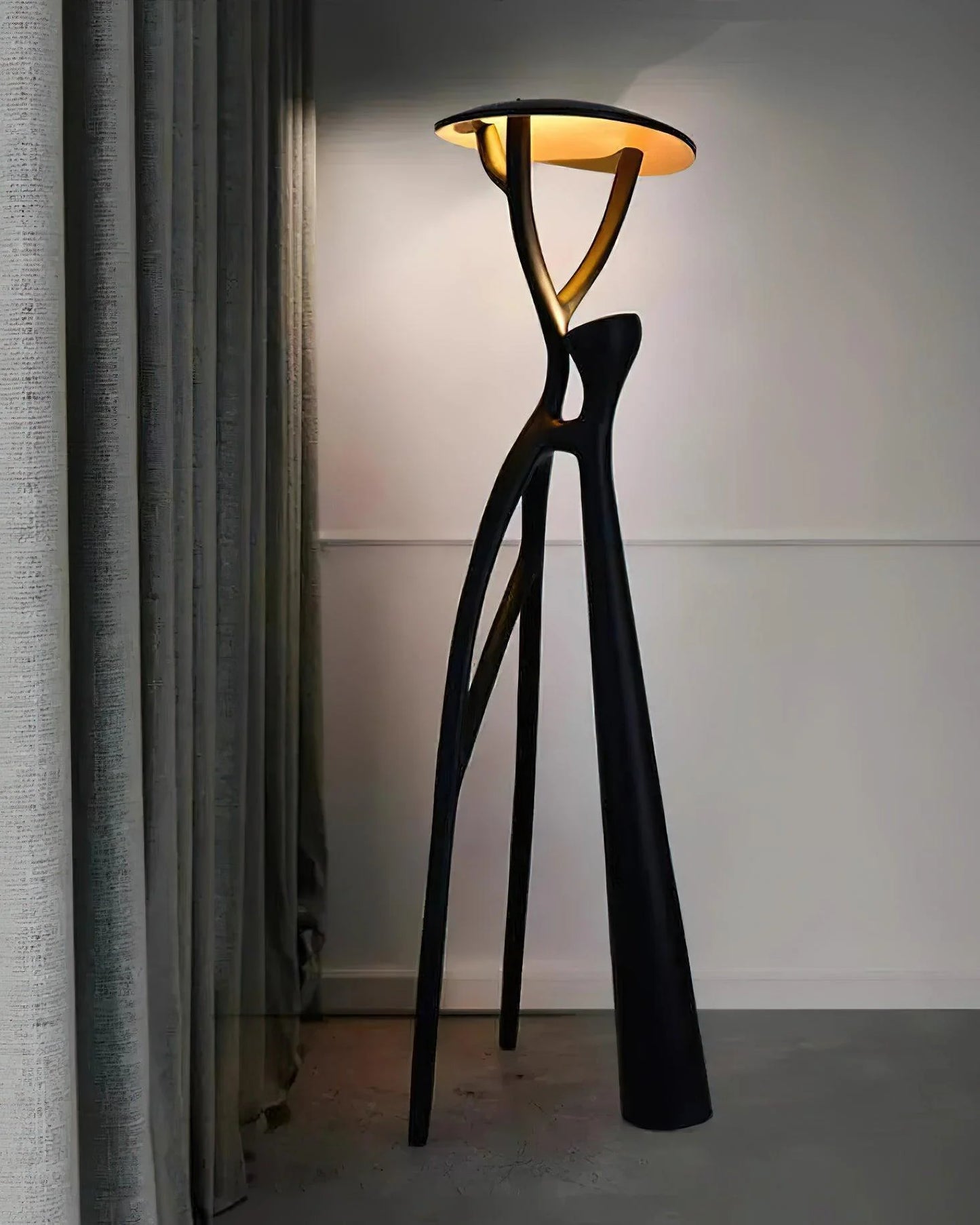 Blonski Black Statue Floor Lamp - Nuvé