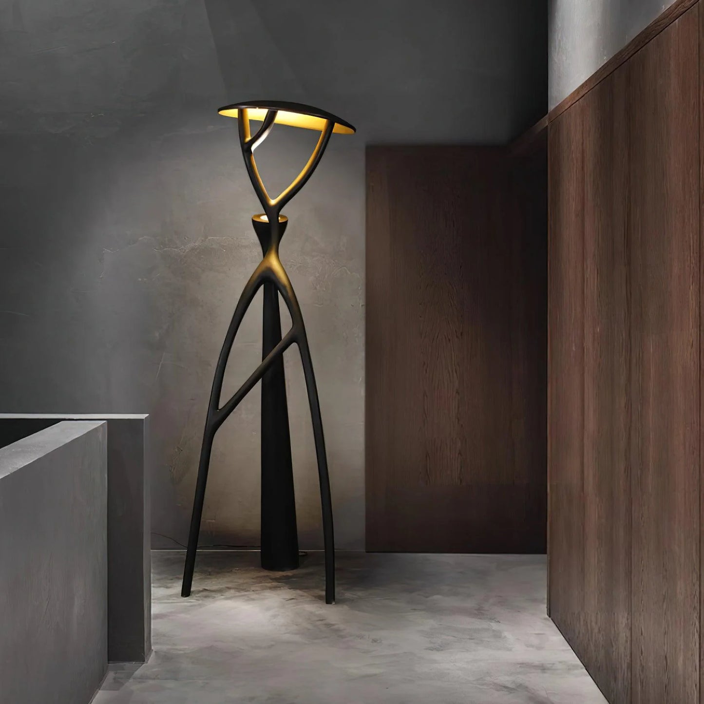 Blonski Black Statue Floor Lamp - Nuvé