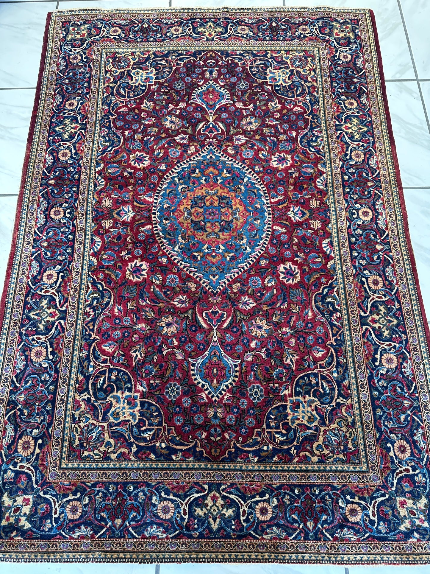 Antique Persian Kashan Debir Rug – 4’3” x 6’4” – Circa 1920s – Hand-Knotted Fine Wool - Nuvé