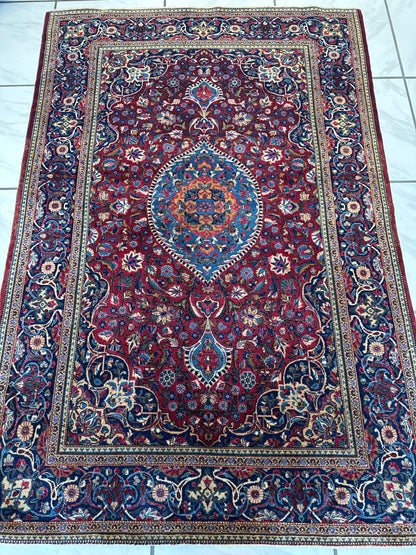 Antique Persian Kashan Debir Rug – 4’3” x 6’4” – Circa 1920s – Hand-Knotted Fine Wool - Nuvé