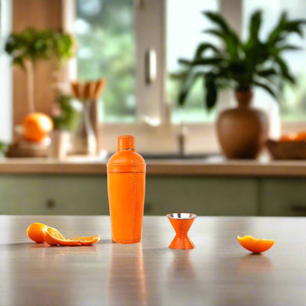 Coctelera | Leather Cocktail Shaker + Jigger - Nuvé