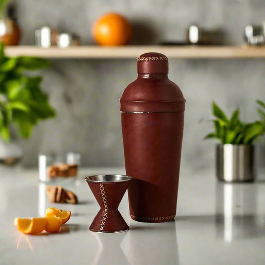Coctelera | Leather Cocktail Shaker + Jigger - Nuvé