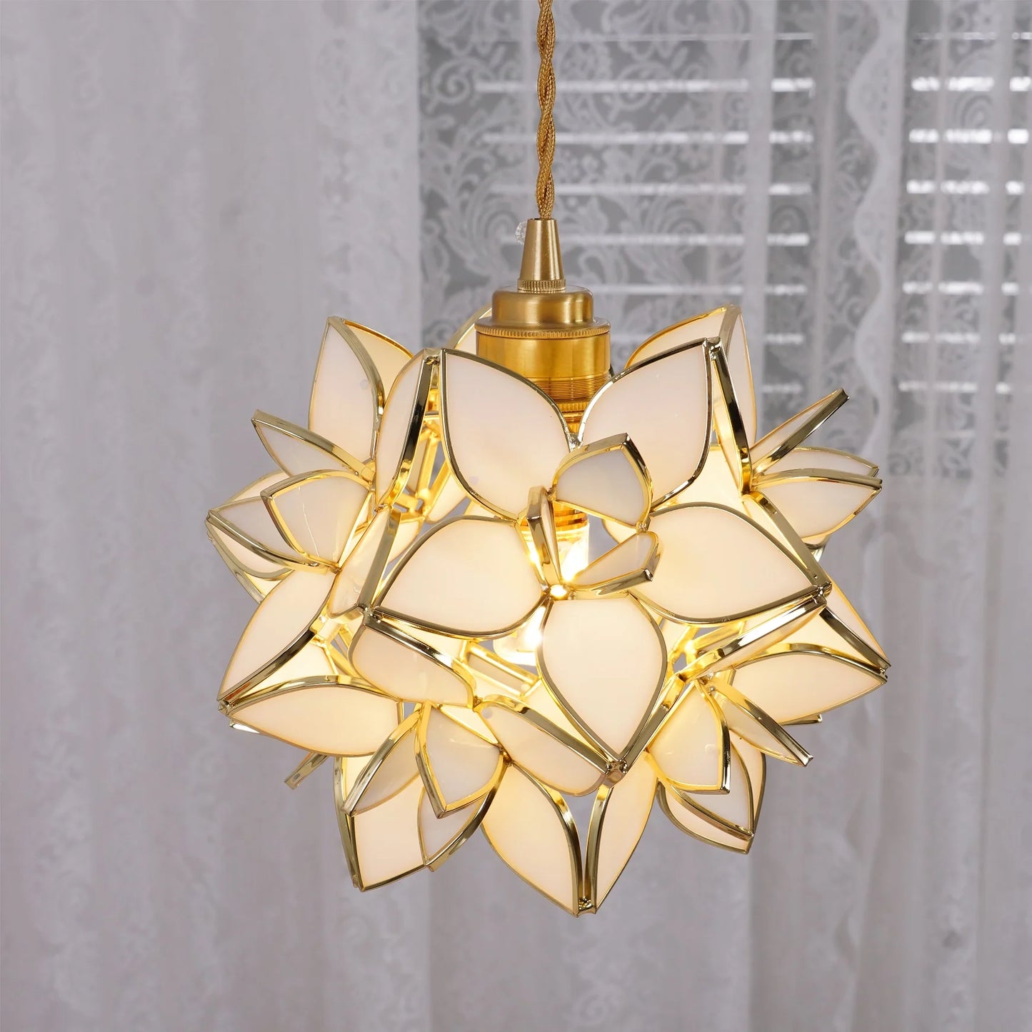 Capiz Pendant Lamp - Nuvé