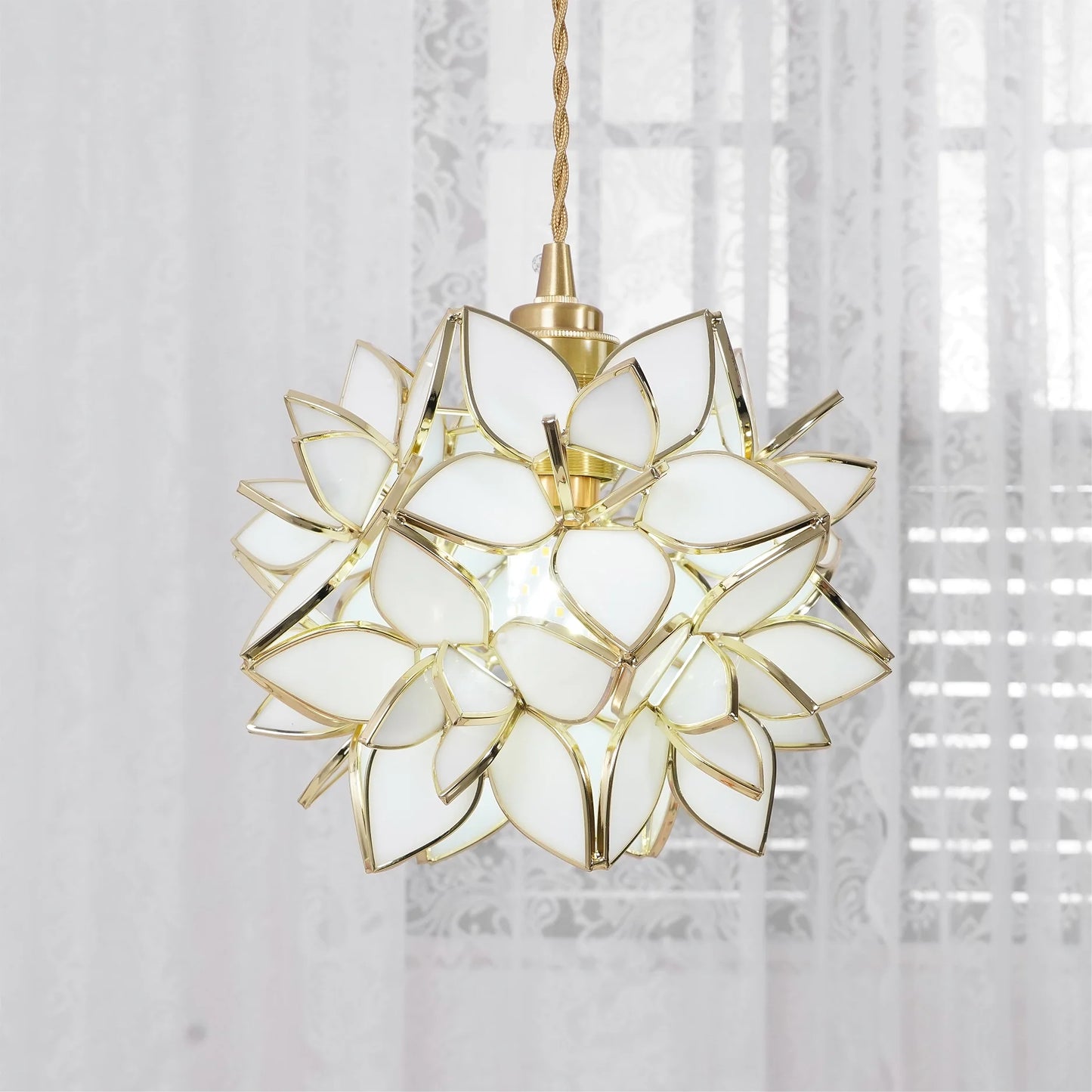 Capiz Pendant Lamp - Nuvé