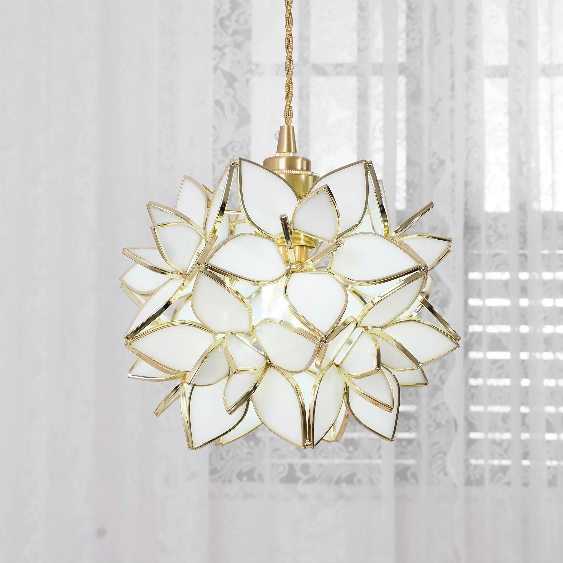 Capiz Pendant Lamp - Nuvé