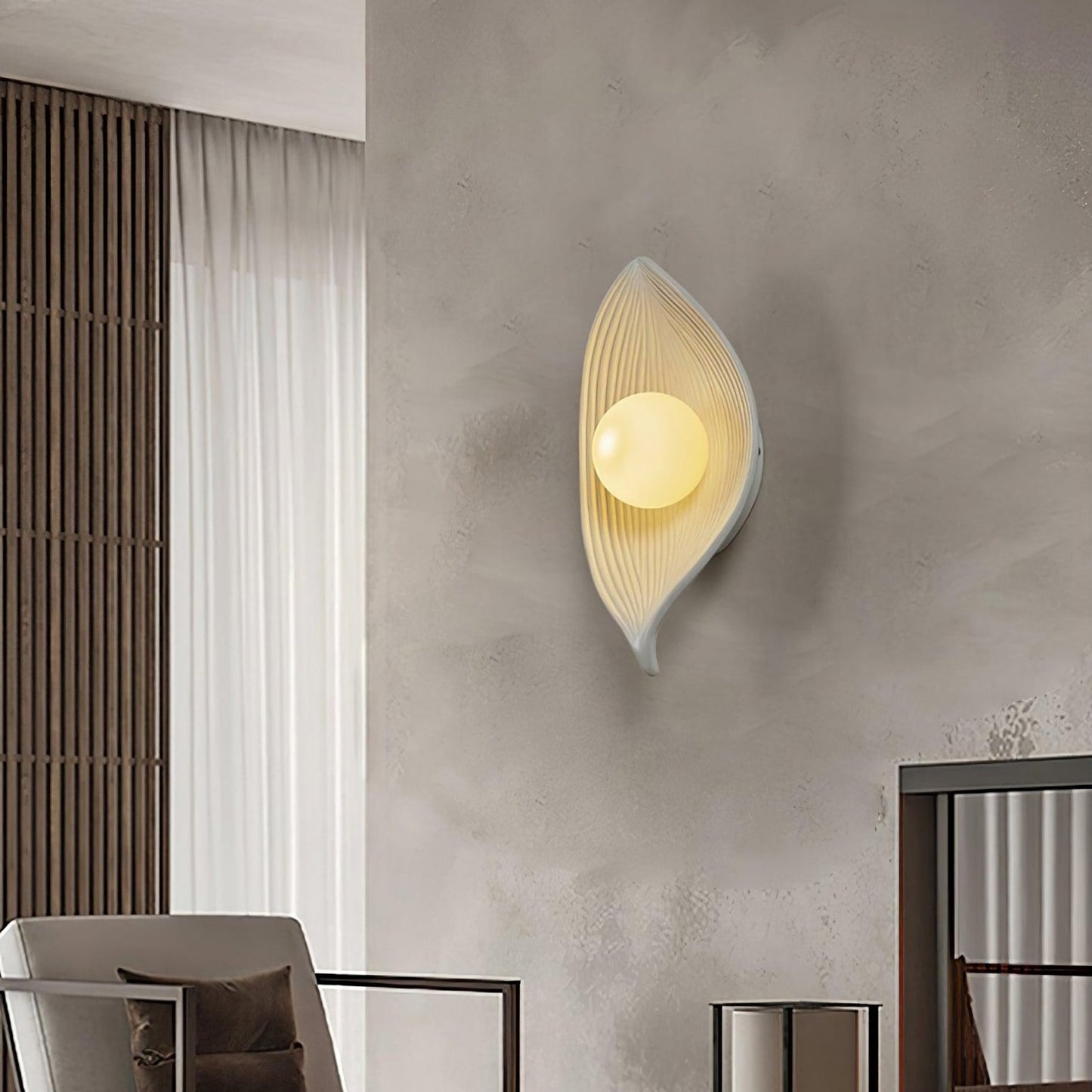 Contemporary Nordic Leaf Resin Wall Lamp - Nuvé