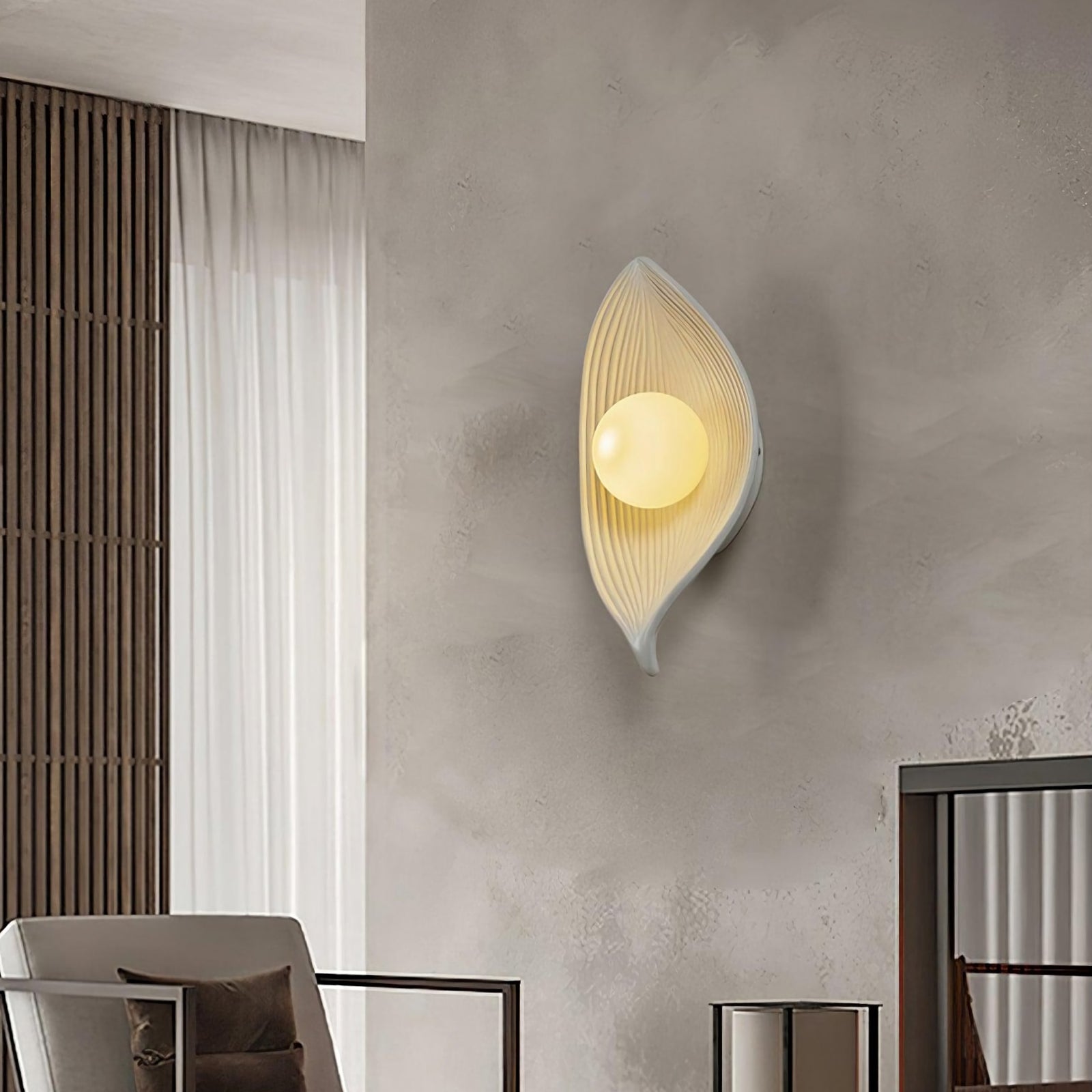 Contemporary Nordic Leaf Resin Wall Lamp - Nuvé