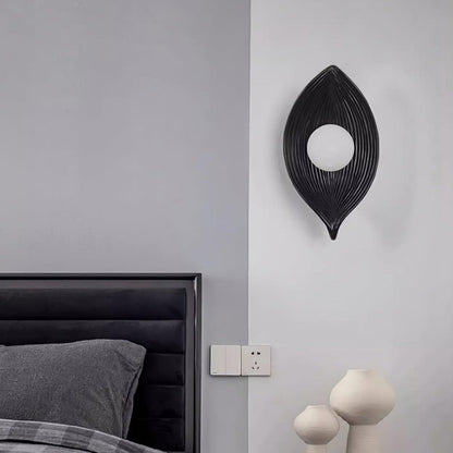 Contemporary Nordic Leaf Resin Wall Lamp - Nuvé