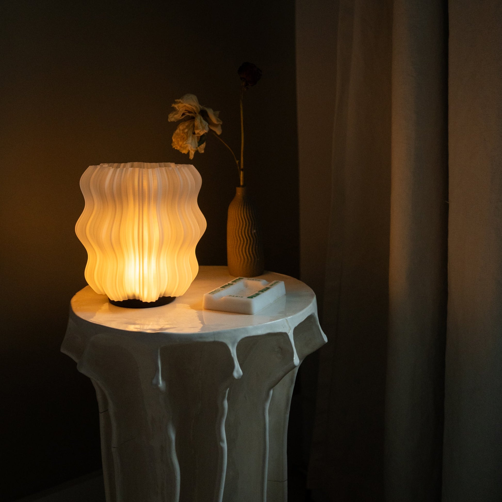 Cordless Mini Wavy Lamp - Nuvé