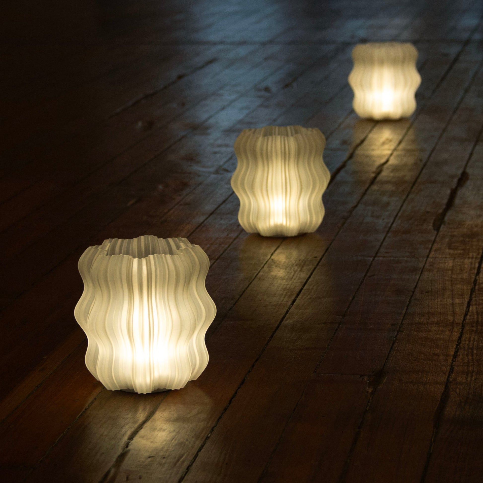 Cordless Mini Wavy Lamp - Nuvé