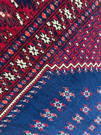Vintage Hand-Knotted Yagcibedir Turkish Wool Prayer Rug – 3’10” x 5’9” – Deep Blue & Red Tribal Design - Nuvé