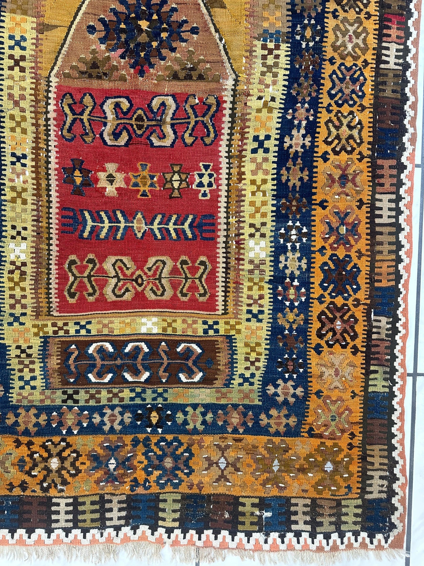Antique Anatolian Wool Prayer Rug 4’ x 6’6” - Nuvé